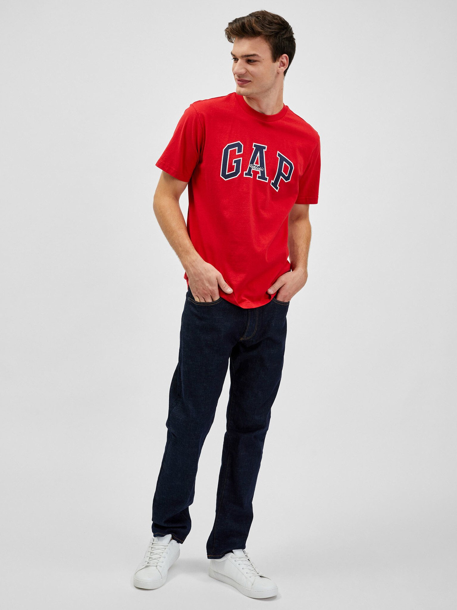 GAP T-shirt Cherven - Pepit.bg