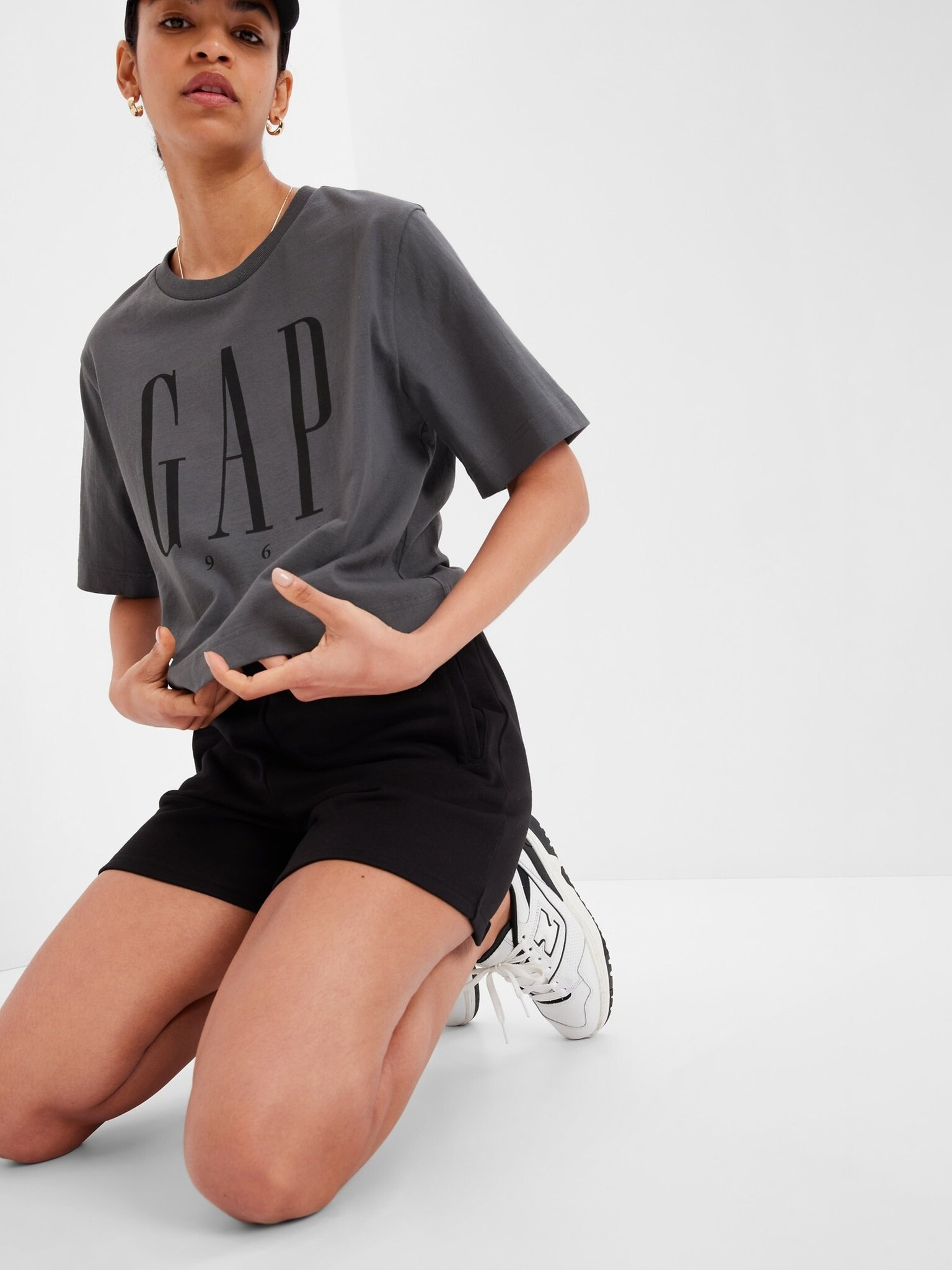 GAP T-shirt Siv - Pepit.bg