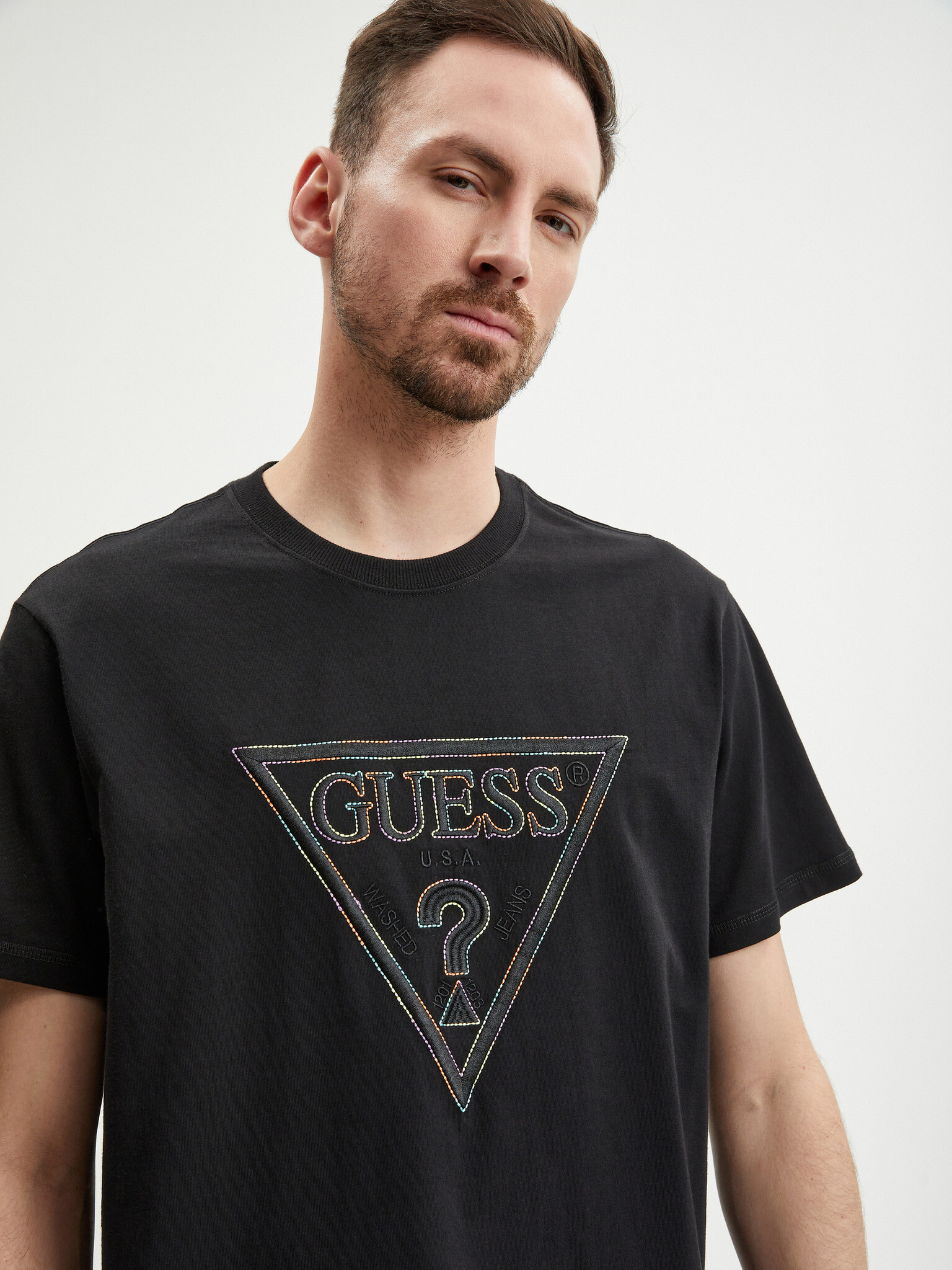 Guess Moisey T-shirt Cheren - Pepit.bg