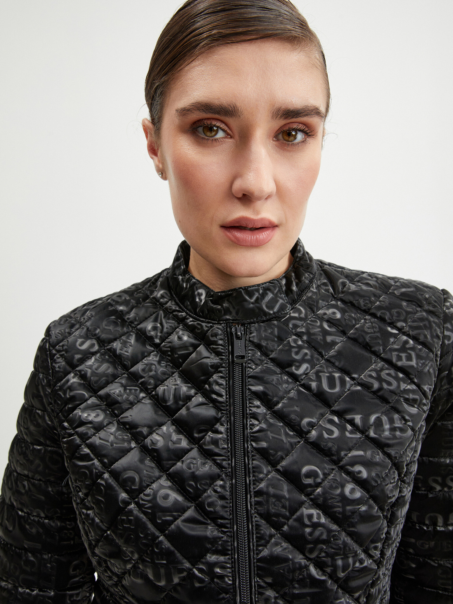 Guess New Vona Яке Cheren - Pepit.bg