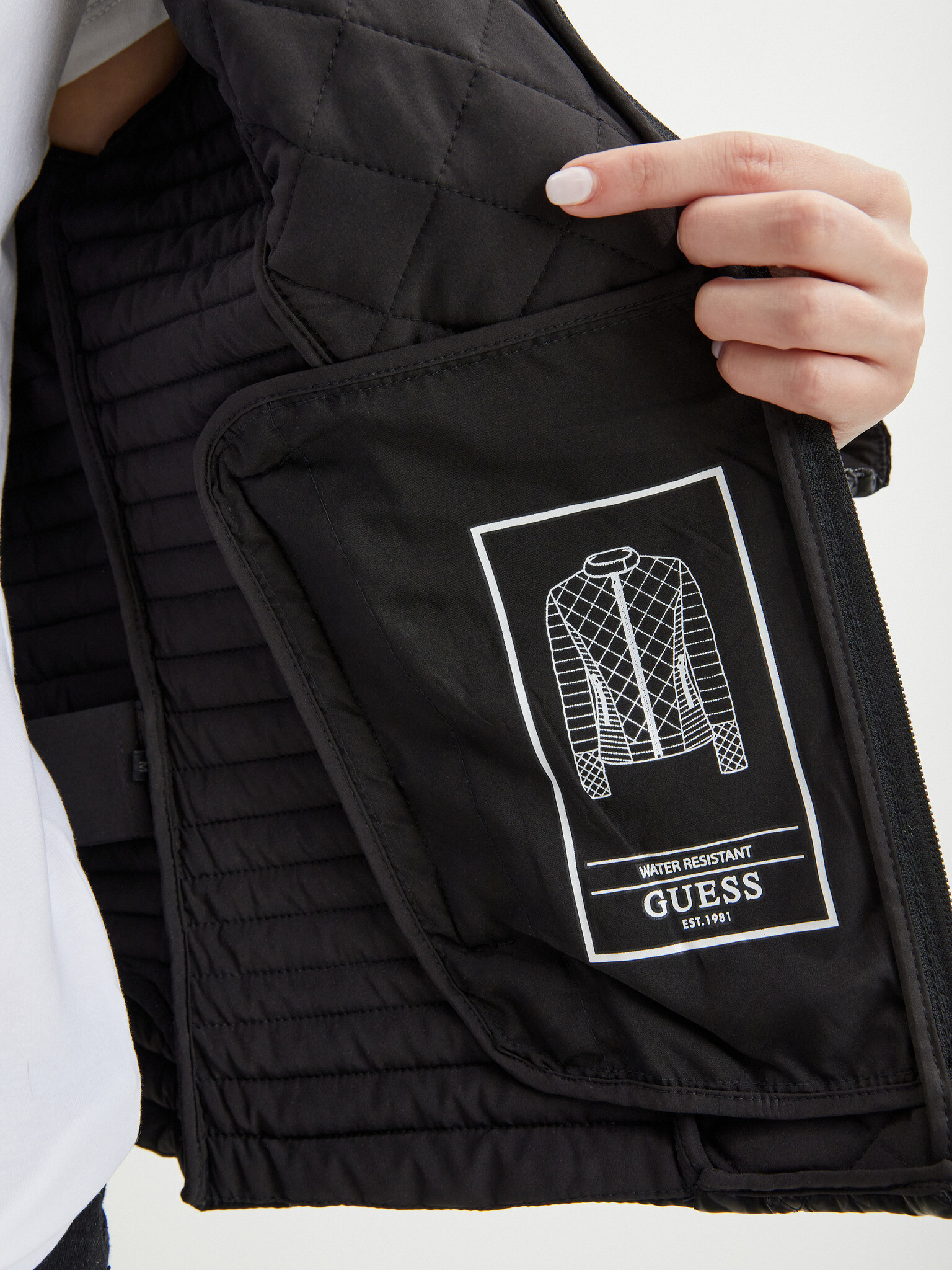 Guess New Vona Яке Cheren - Pepit.bg