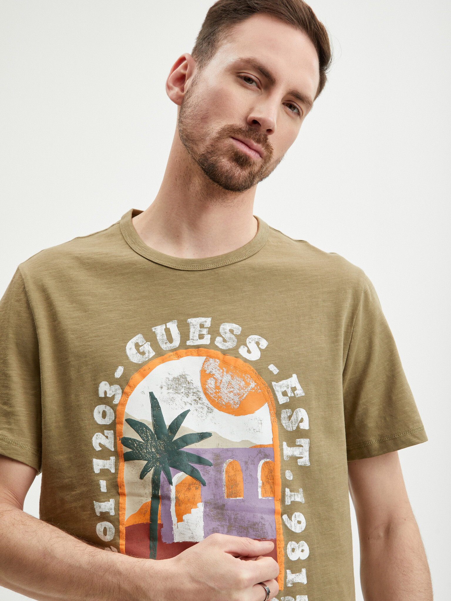 Guess Palm Window T-shirt Bezhov - Pepit.bg