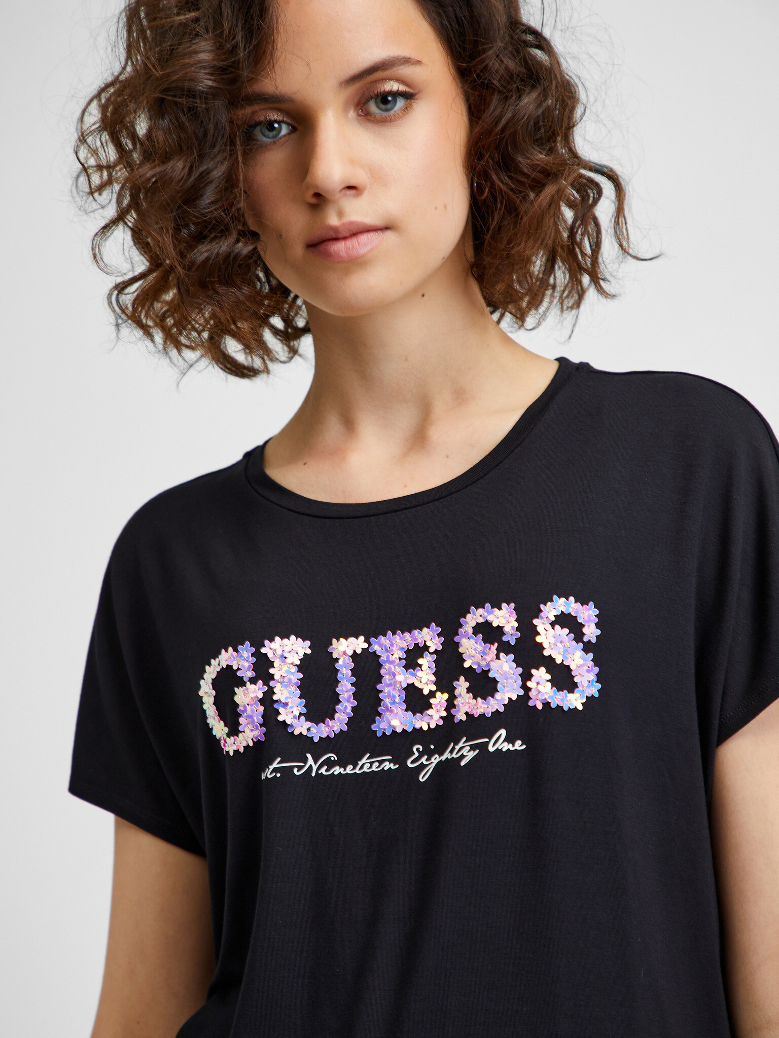 Guess T-shirt Cheren - Pepit.bg