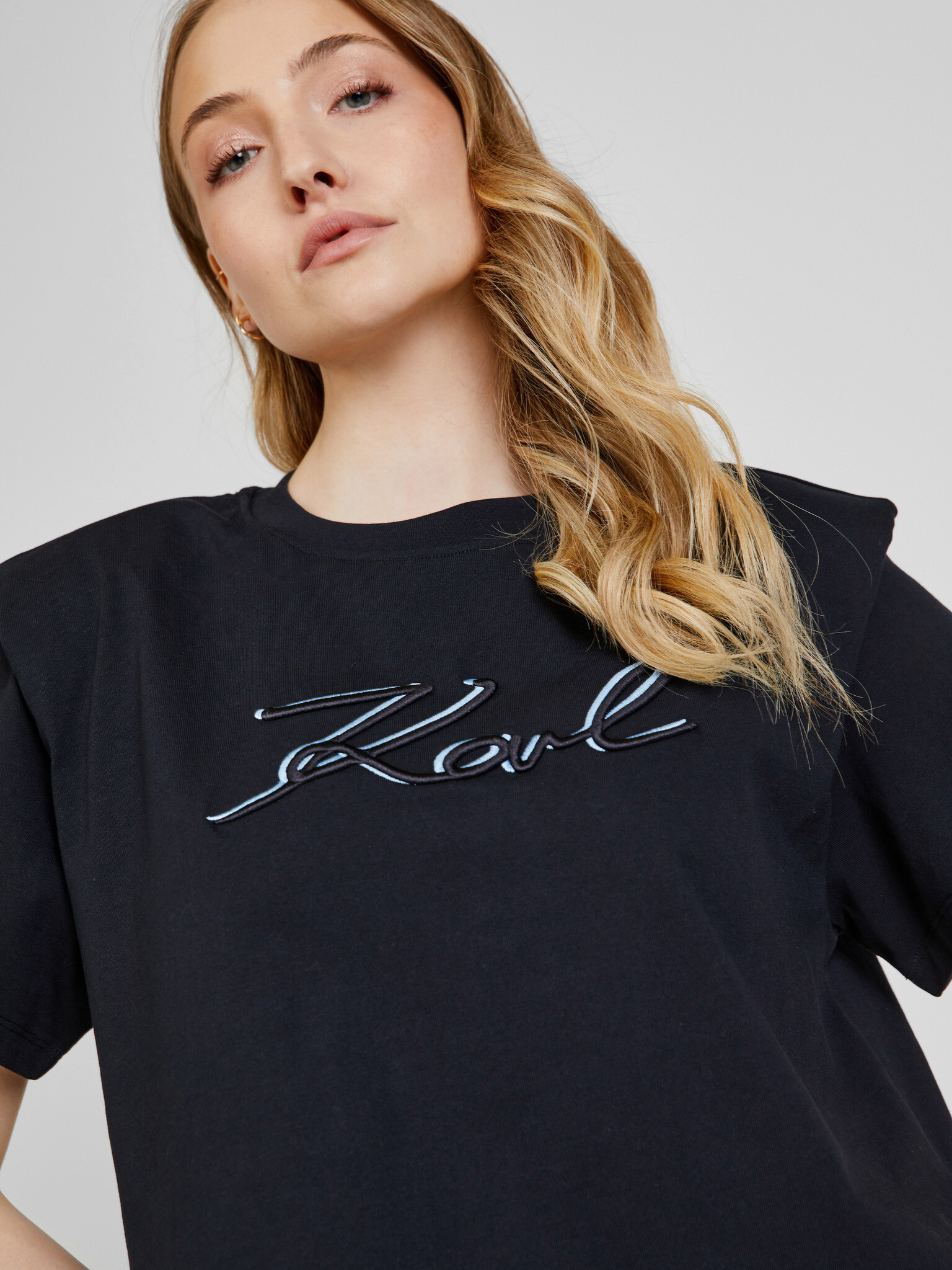 Karl Lagerfeld T-shirt Cheren - Pepit.bg