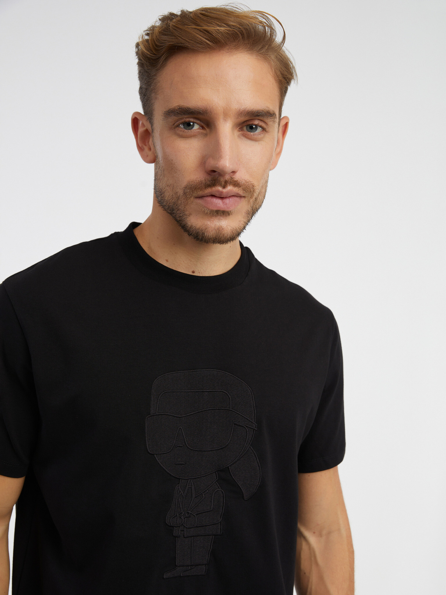 Karl Lagerfeld T-shirt Cheren - Pepit.bg