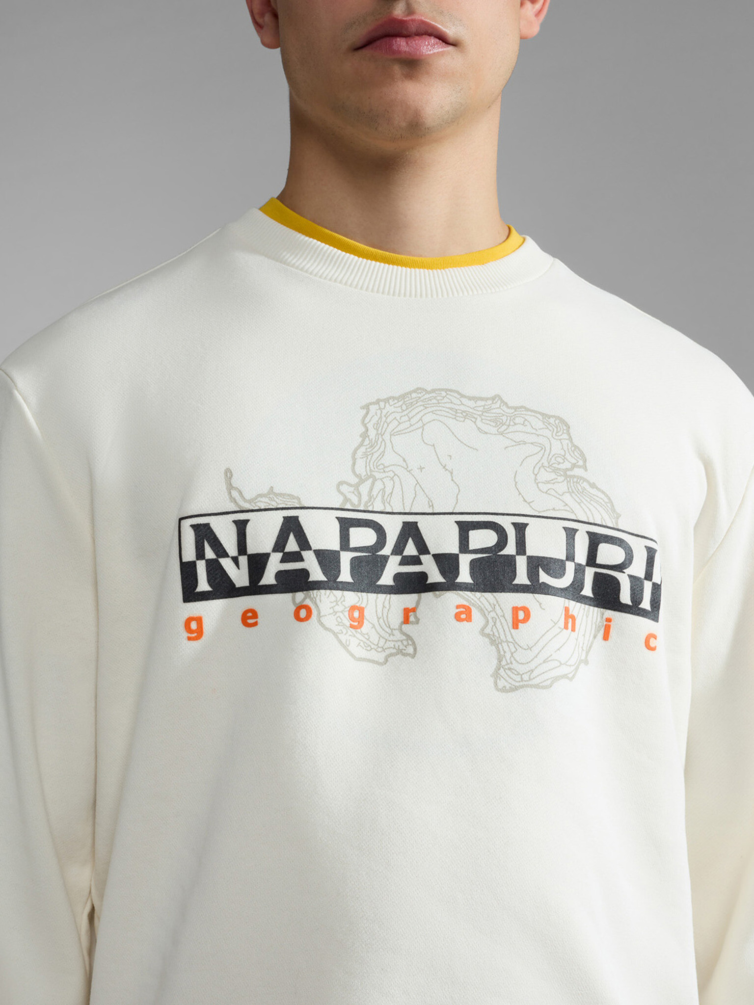 Napapijri Iceberg Sweatshirt Byal - Pepit.bg