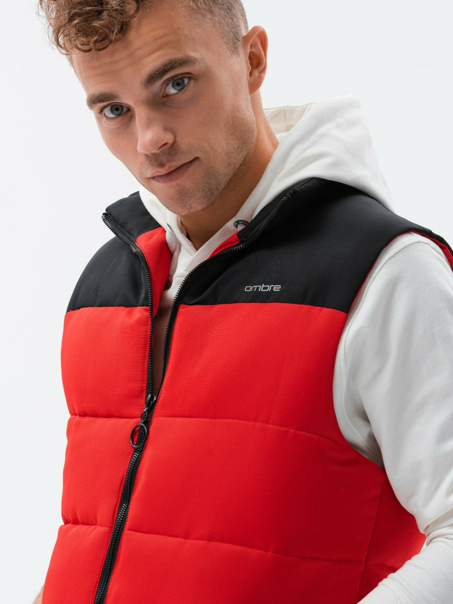 Ombre Clothing Жилетка Cherven - Pepit.bg