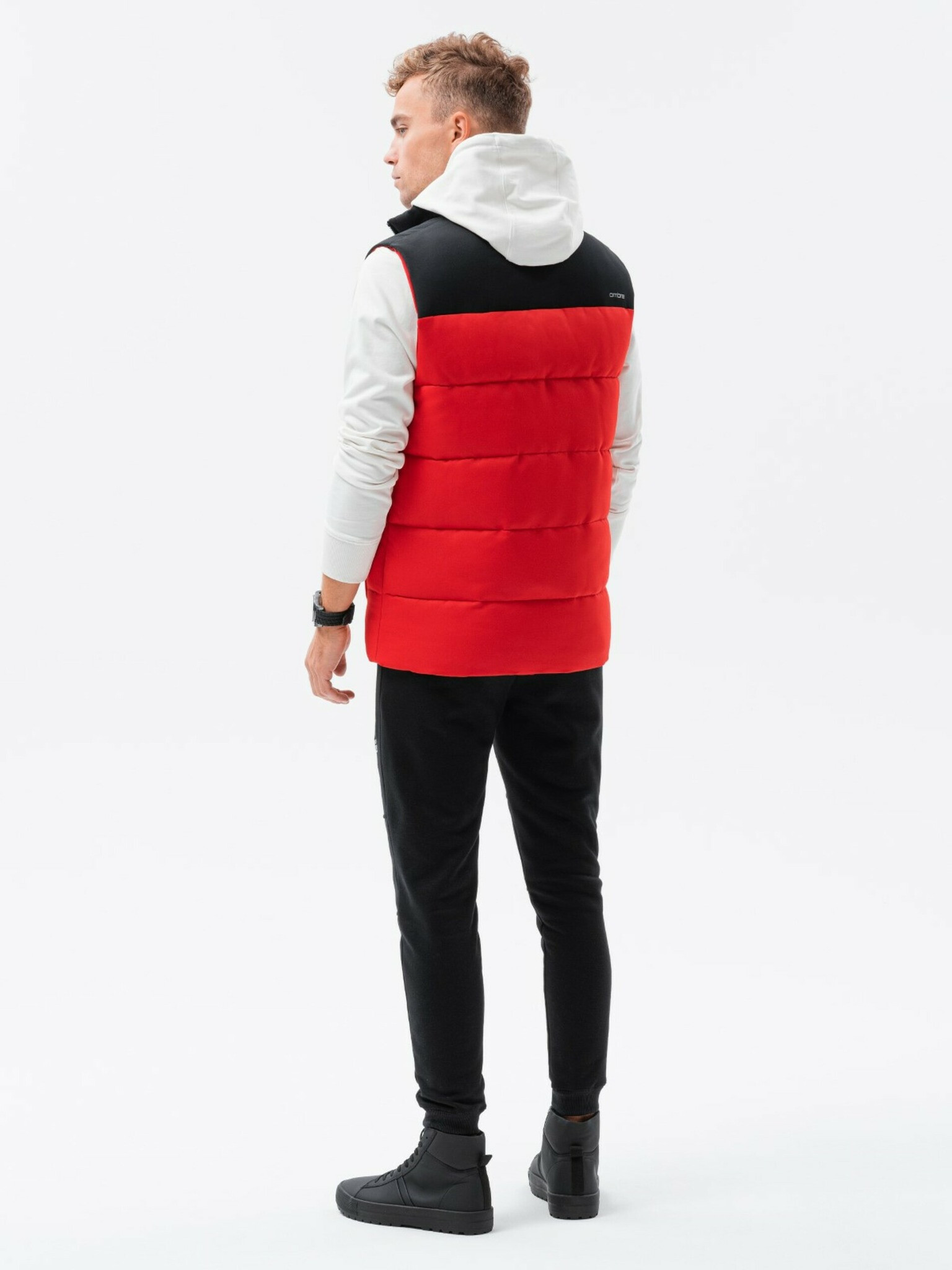 Ombre Clothing Жилетка Cherven - Pepit.bg