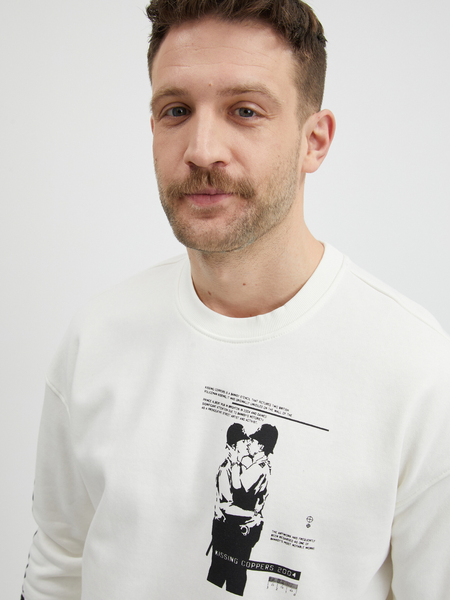 ONLY & SONS Banksy Sweatshirt Byal - Pepit.bg