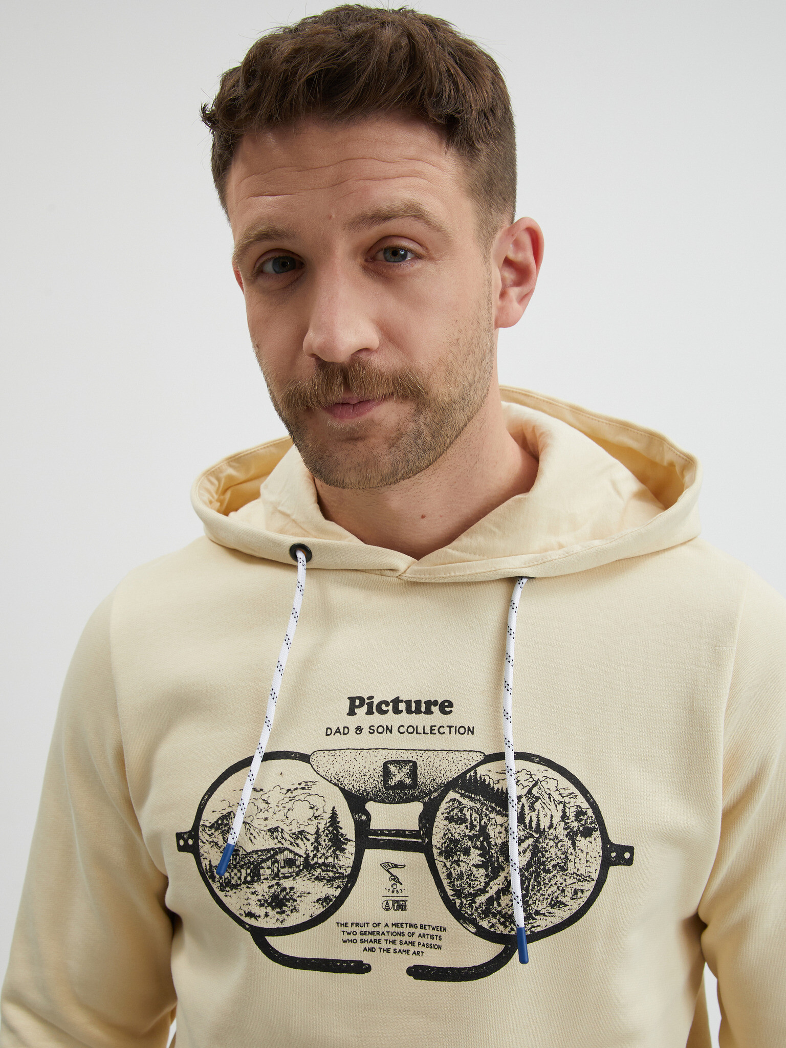 Picture Glasses Sweatshirt Bezhov - Pepit.bg