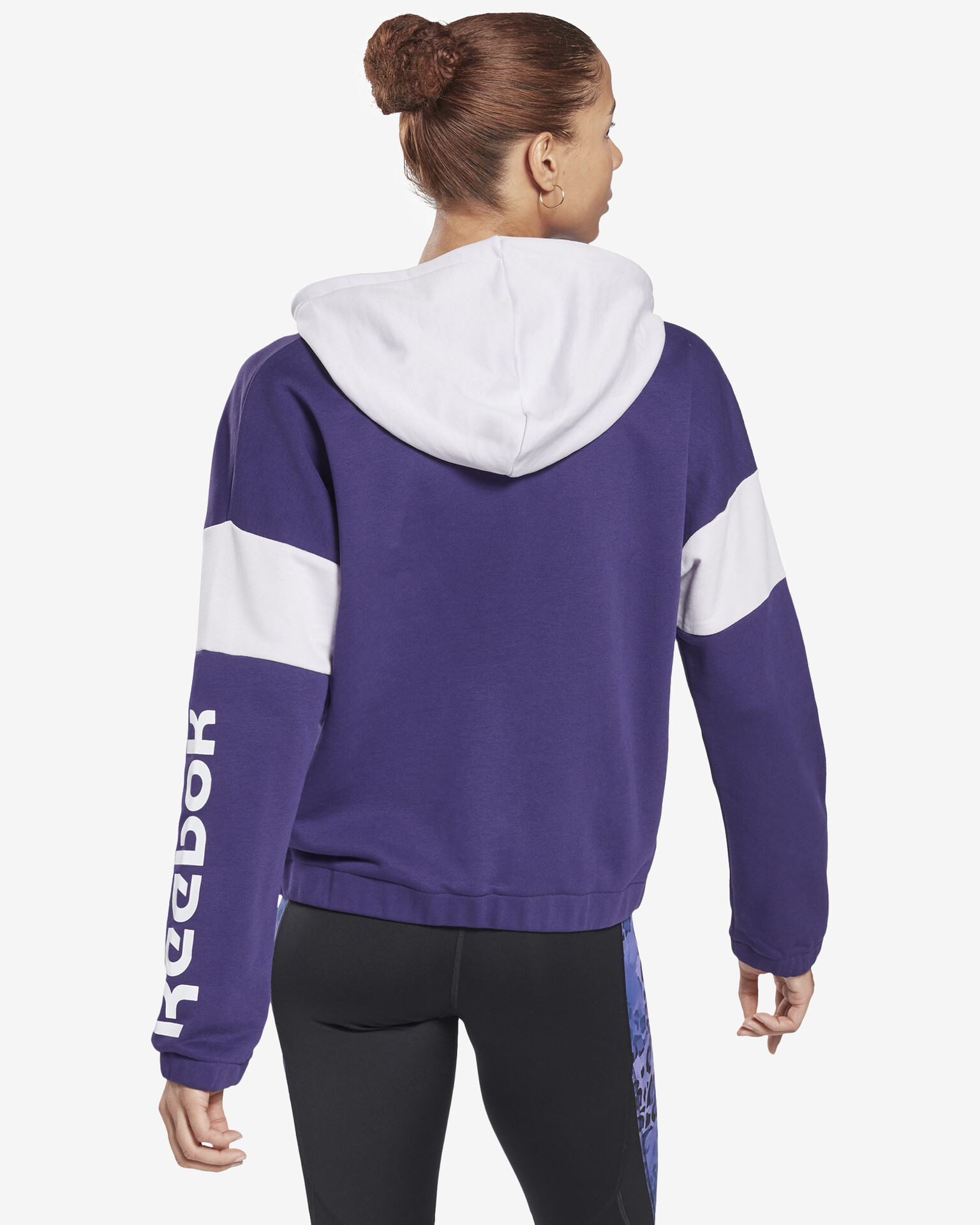 Reebok Training Essentials Linear Logo Суитшърт Lilav - Pepit.bg