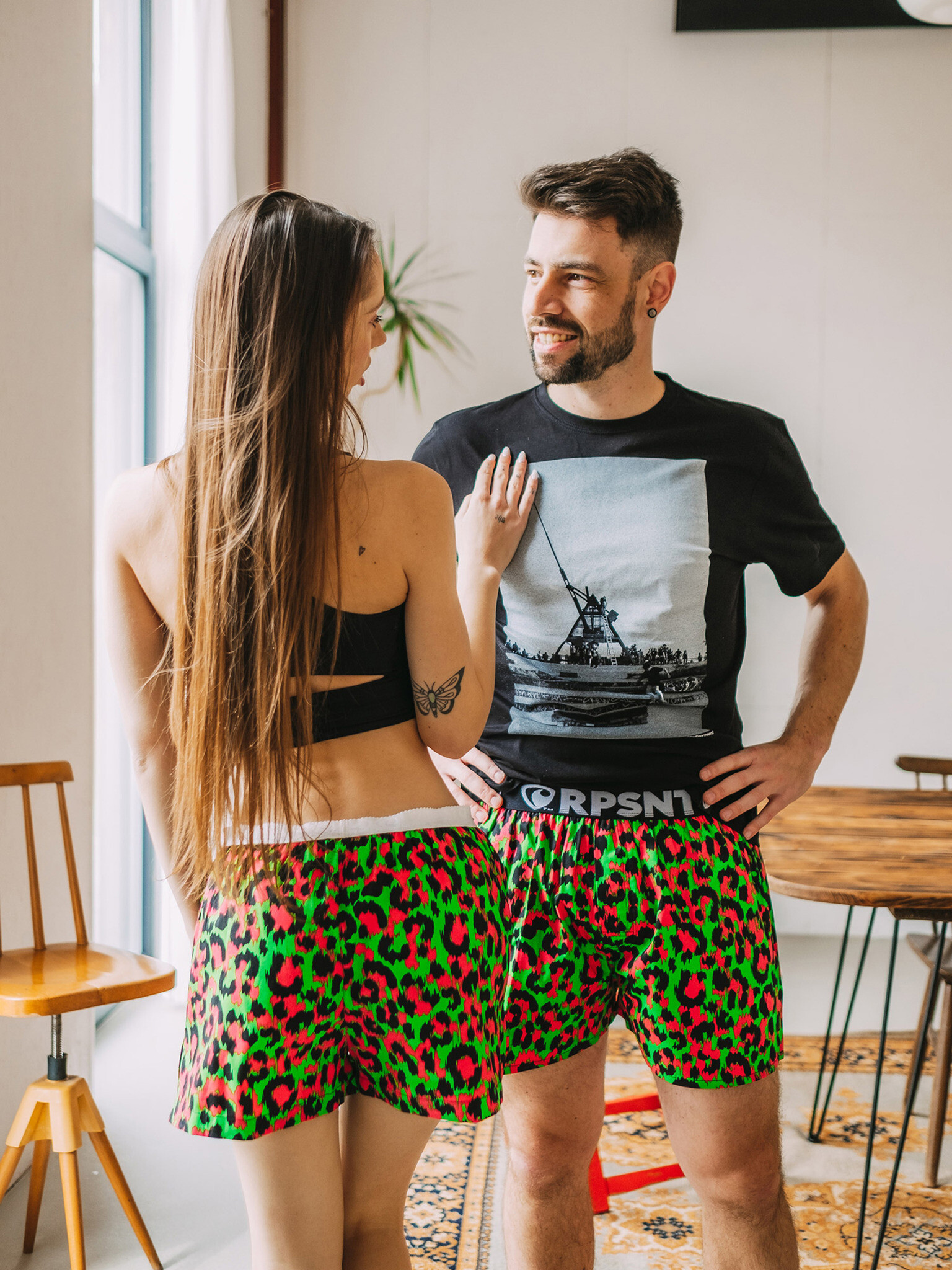 Represent Mike Спортни гащета Zelen - Pepit.bg