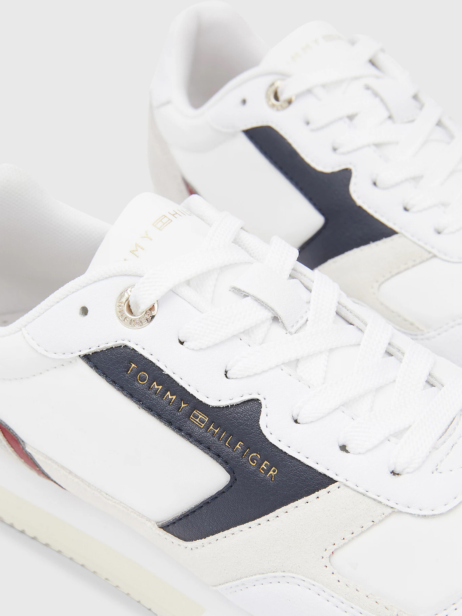 Tommy Hilfiger Essential Runner Спортни обувки Byal - Pepit.bg