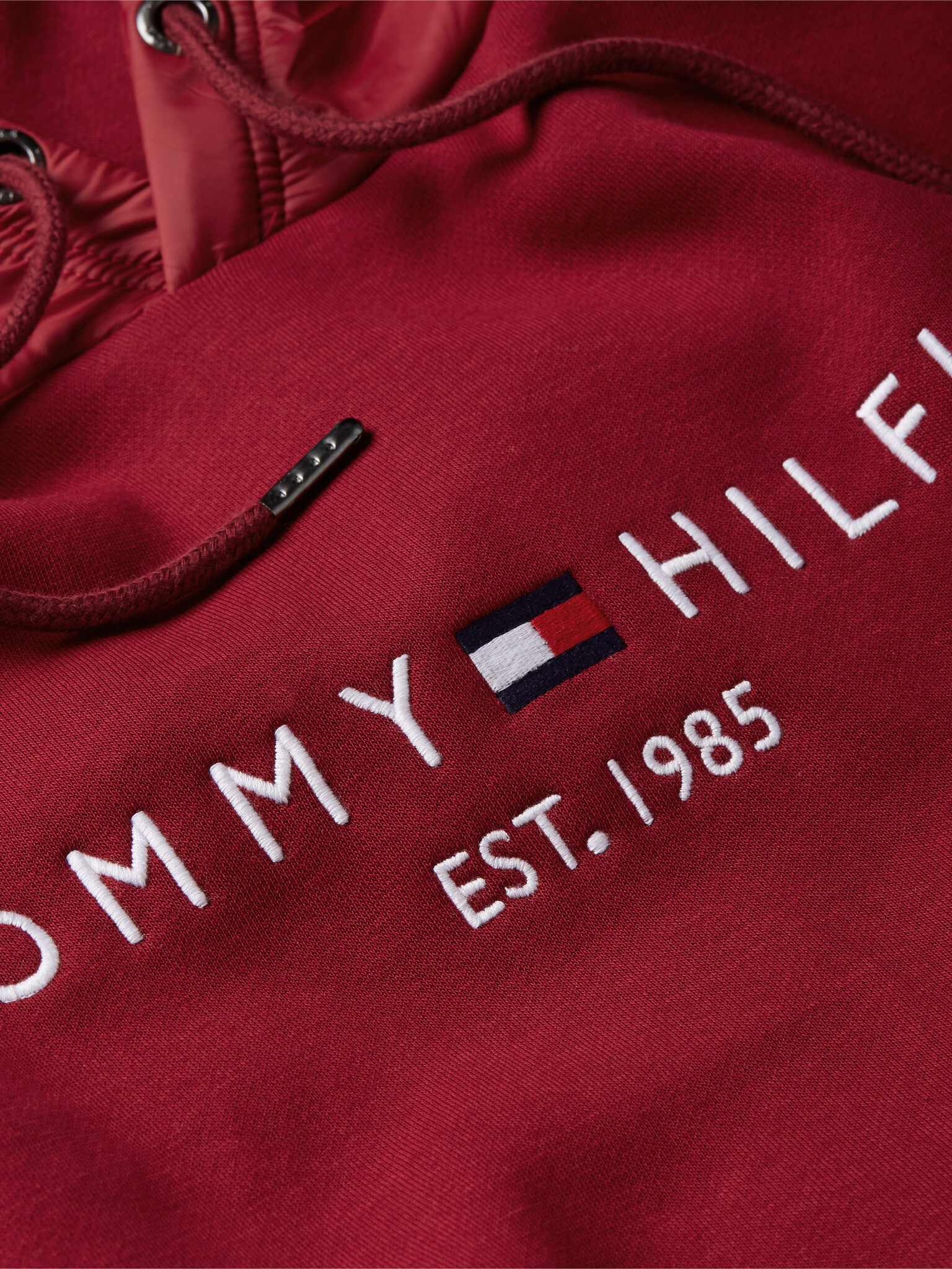 Tommy Hilfiger Sweatshirt Cherven - Pepit.bg