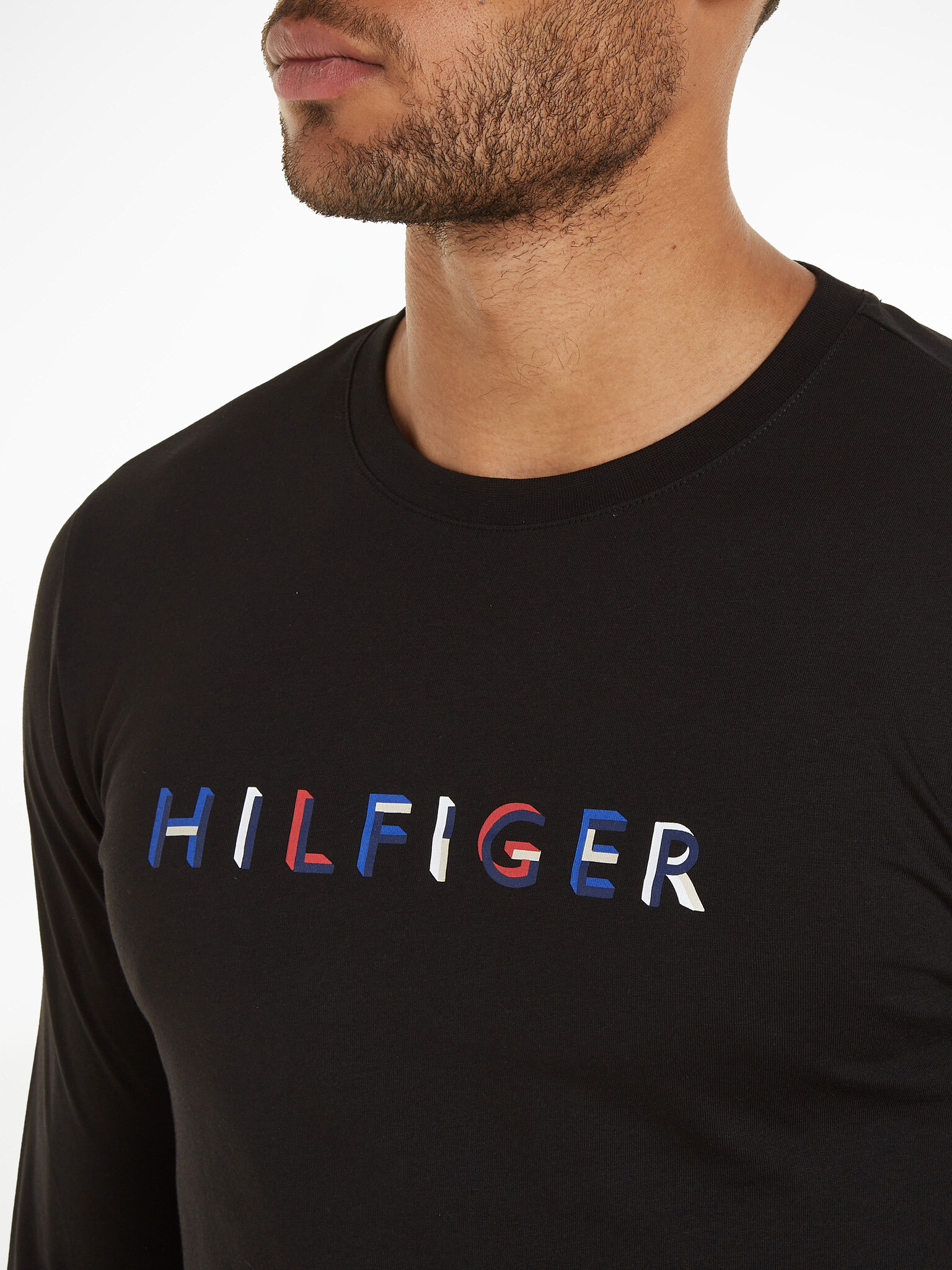 Tommy Hilfiger T-shirt Cheren - Pepit.bg