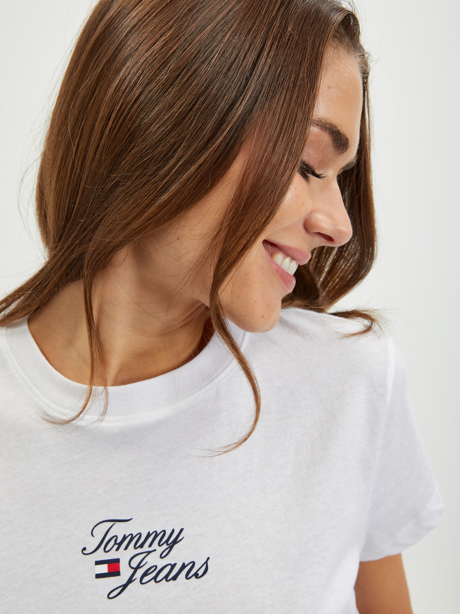 Tommy Jeans Essential Logo T-shirt Byal - Pepit.bg