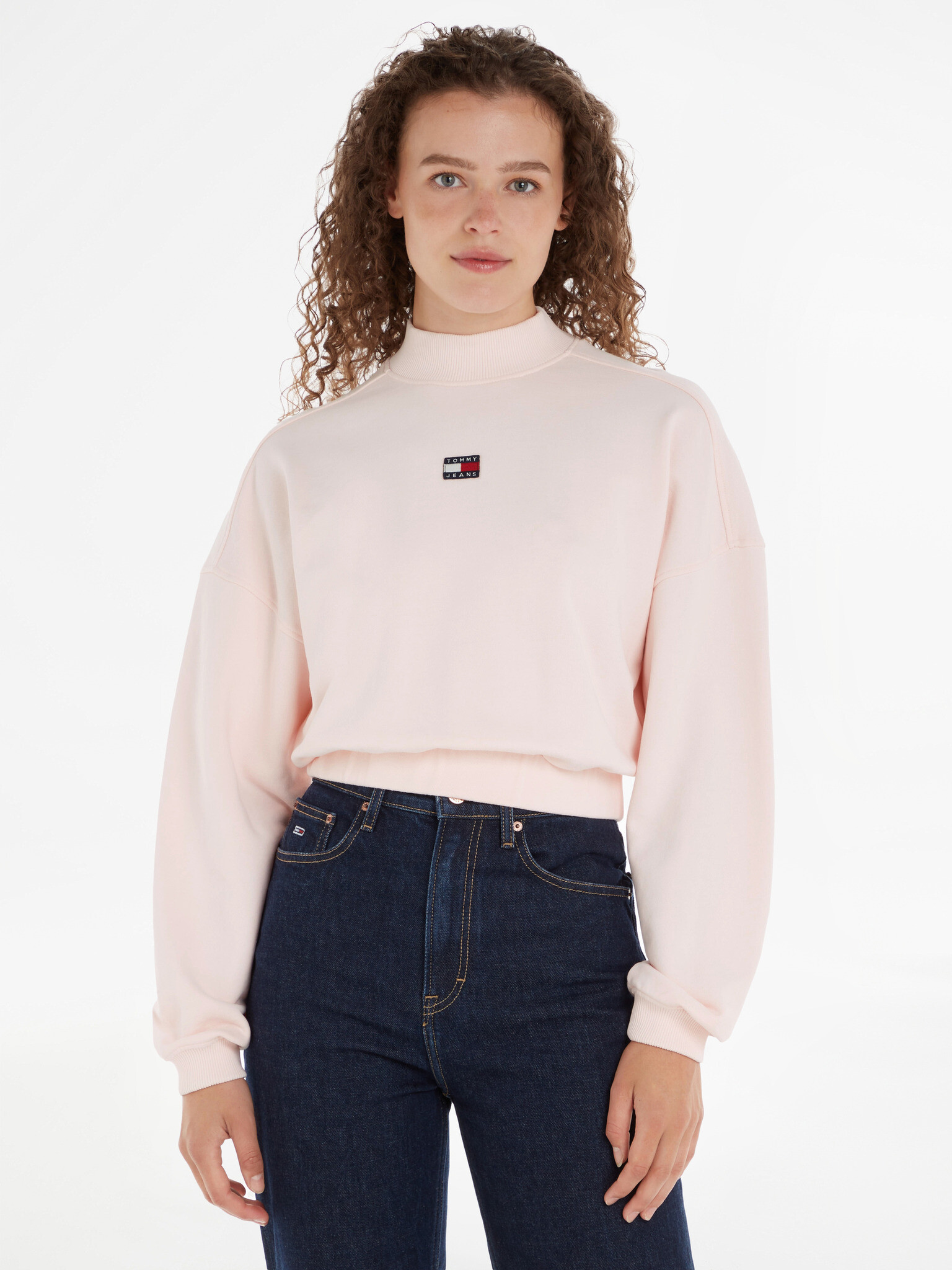 Tommy Jeans Mock Neck Badge Boxy Cropped Sweatshirt Rozov - Pepit.bg