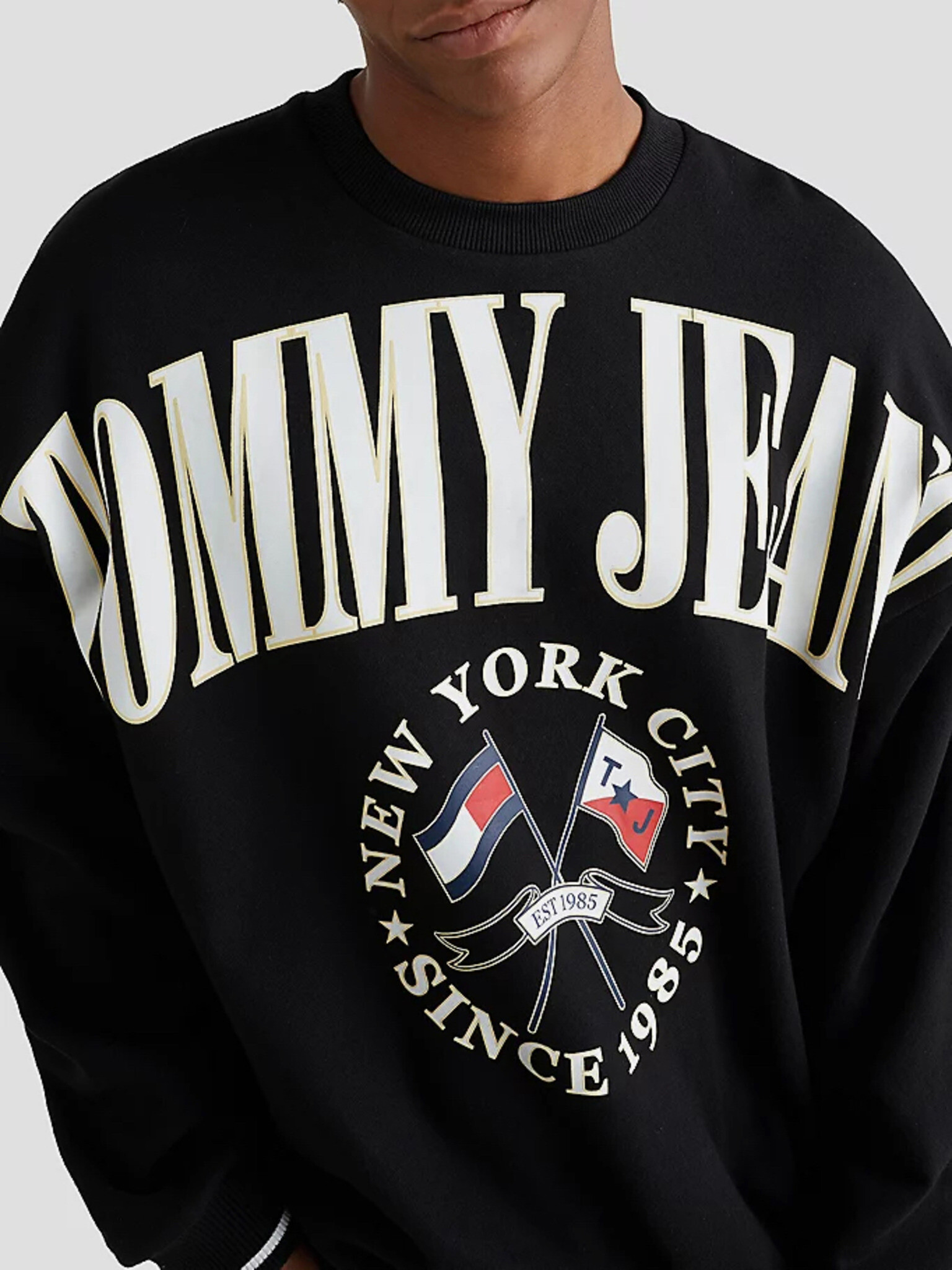 Tommy Jeans Sweatshirt Cheren - Pepit.bg