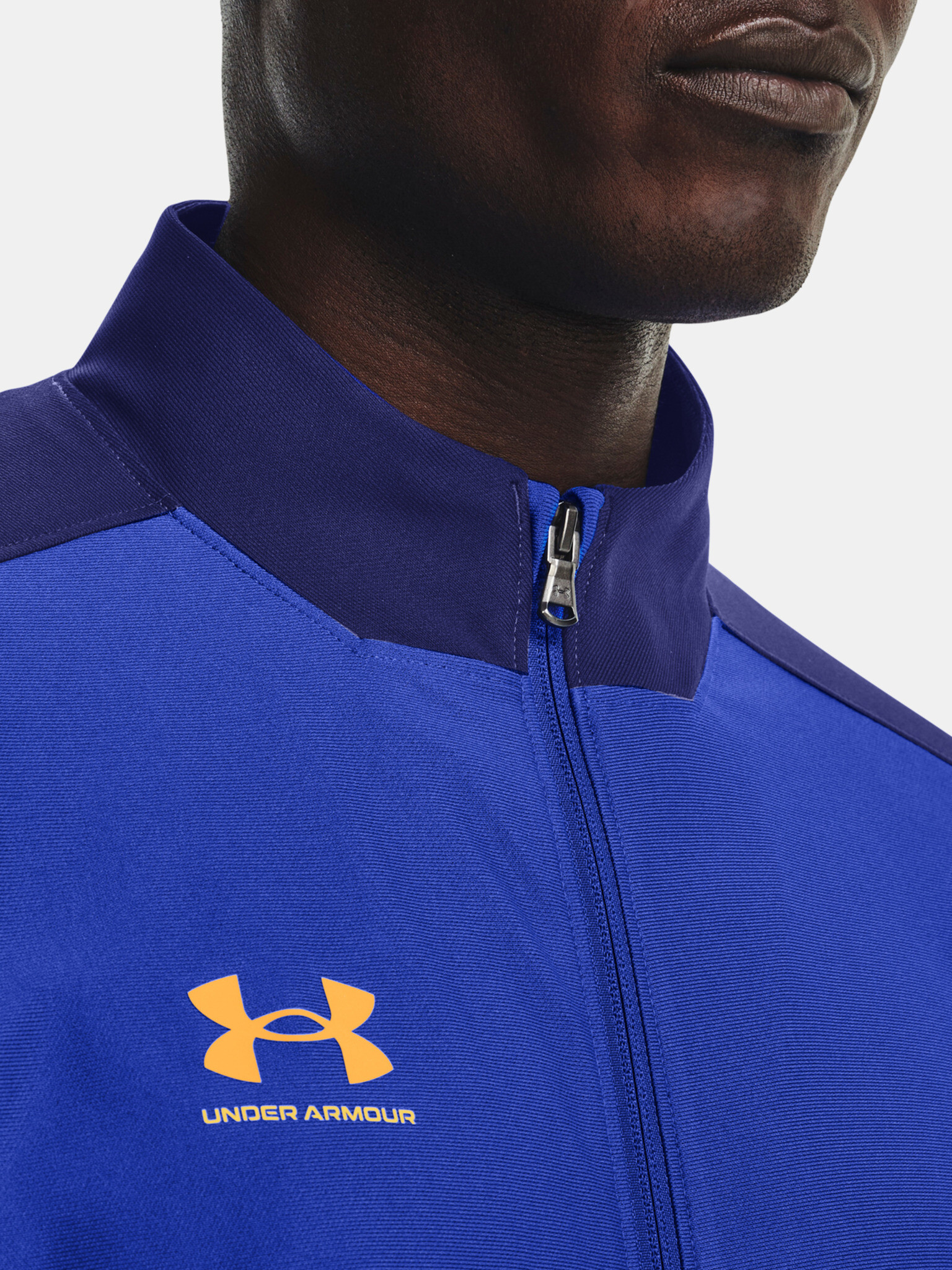 Under Armour Challenger Track Яке Sin - Pepit.bg