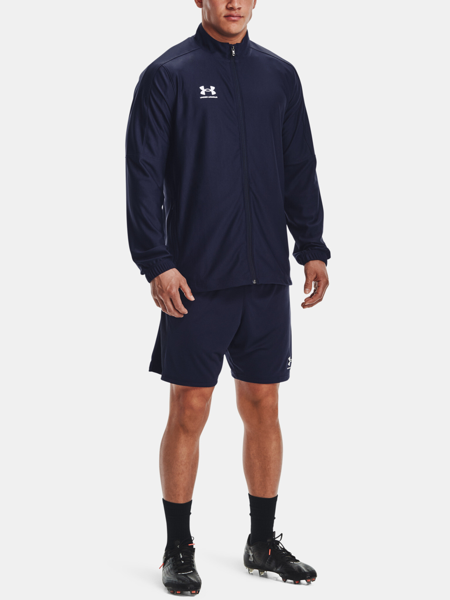 Under Armour Challenger Track Яке Sin - Pepit.bg