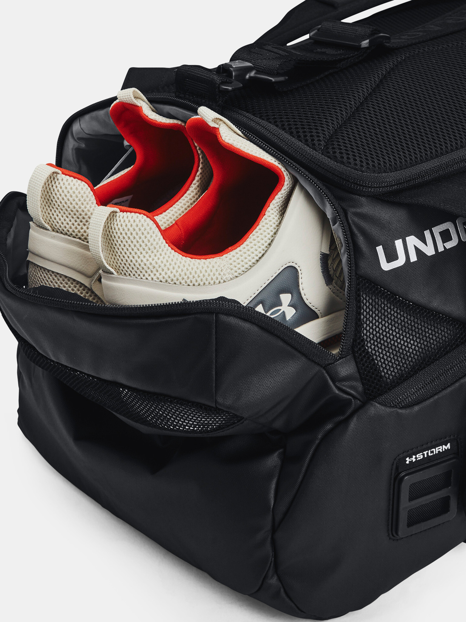 Under Armour Contain Duo SM Duffle Раница Cheren - Pepit.bg