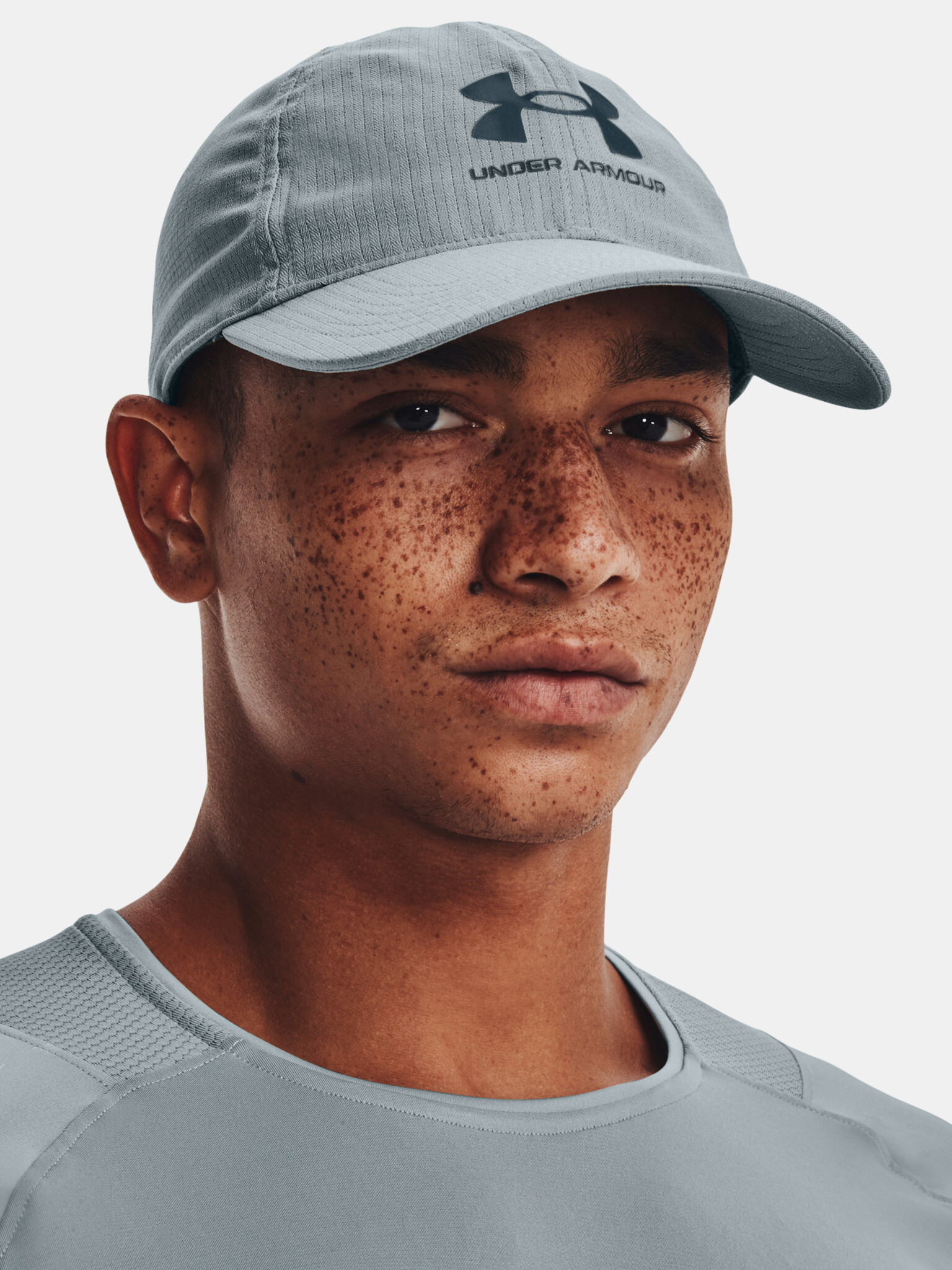 Under Armour Iso-Chill Armourvent Adj Cap Sin - Pepit.bg