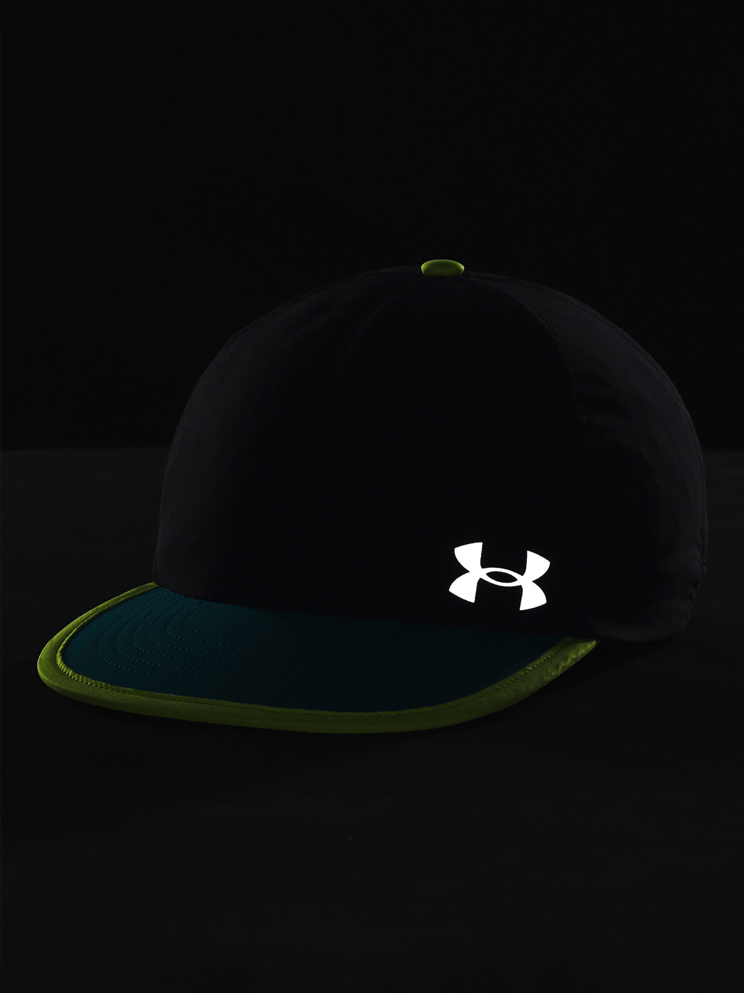 Under Armour Iso-Chill Launch Snapback Cap Cheren - Pepit.bg