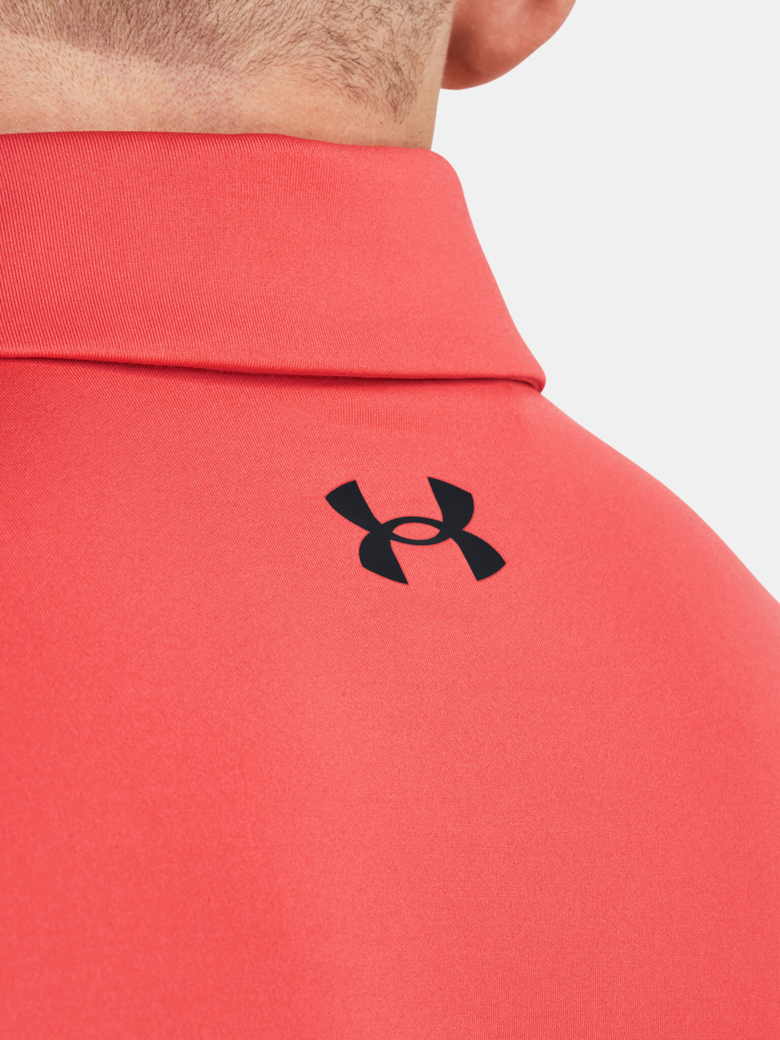 Under Armour Поло тениска Cherven - Pepit.bg