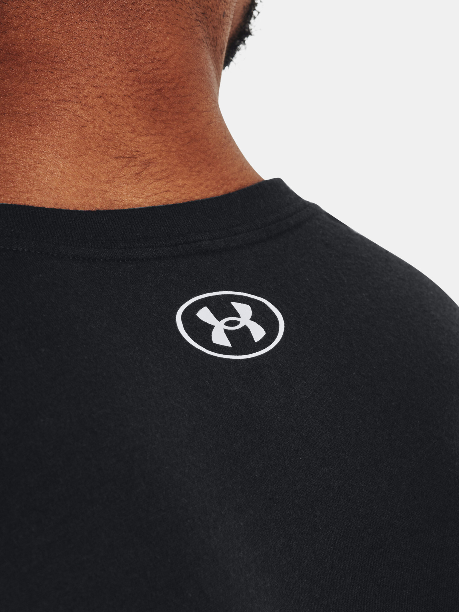 Under Armour Protect T-shirt Cheren - Pepit.bg