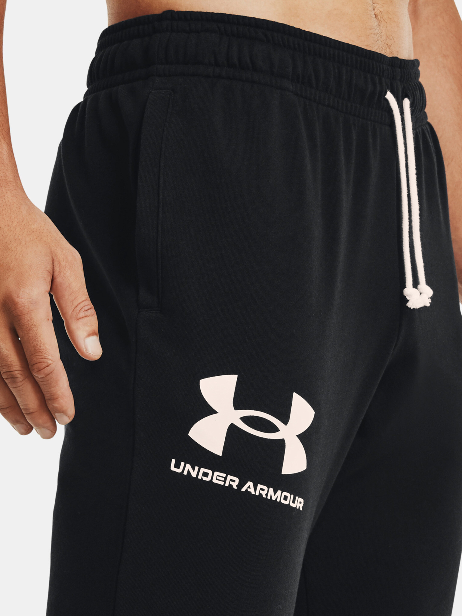 Under Armour RIVAL TERRY JOGGER - černá Долнище Cheren - Pepit.bg