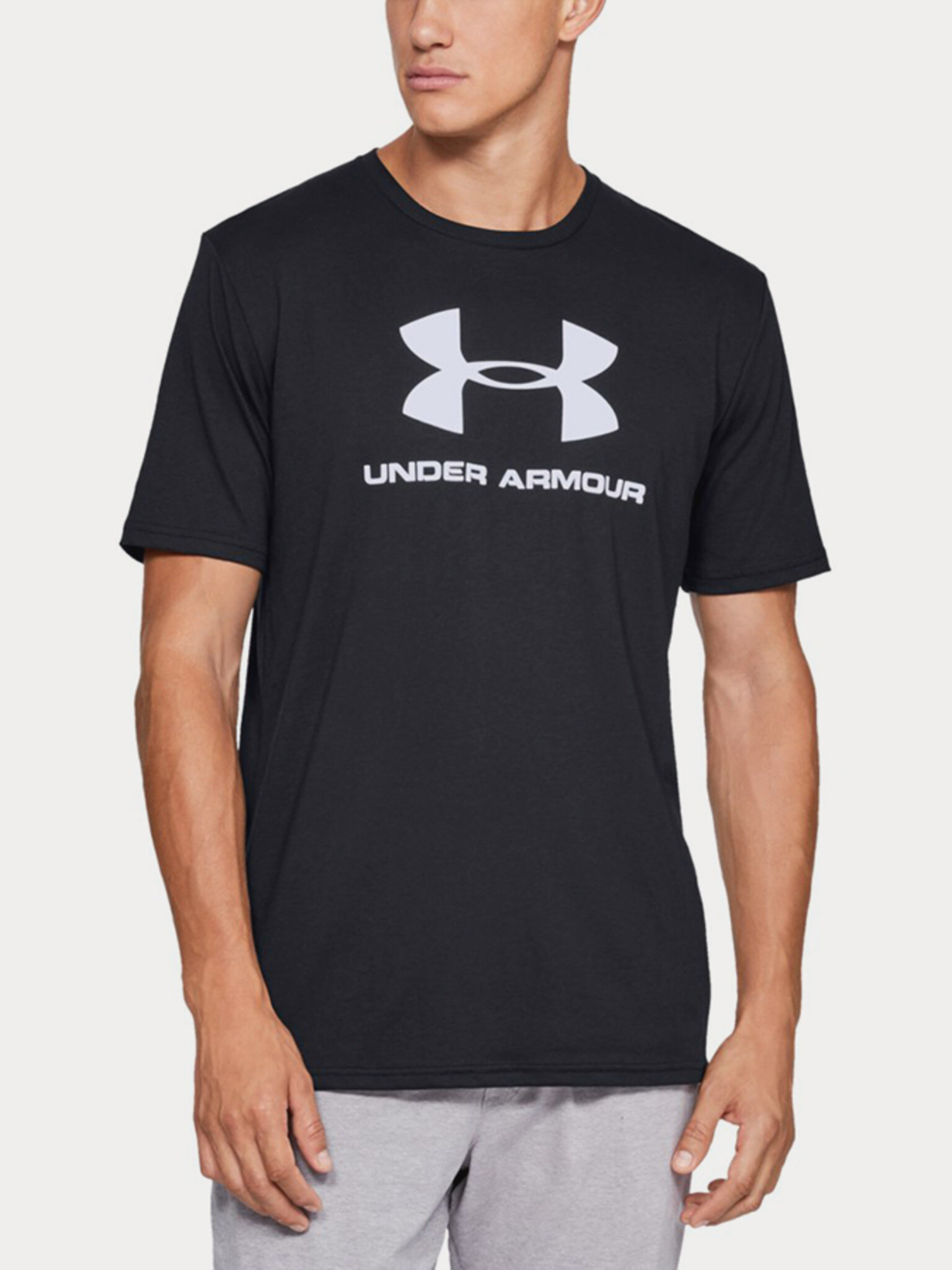 Under Armour Sportstyle T-shirt Cheren - Pepit.bg