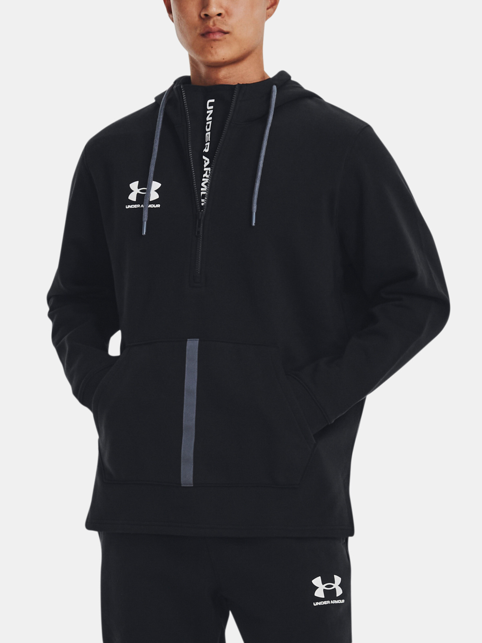 Under Armour UA Accelerate Hoodie-BLK Sweatshirt Cheren - Pepit.bg