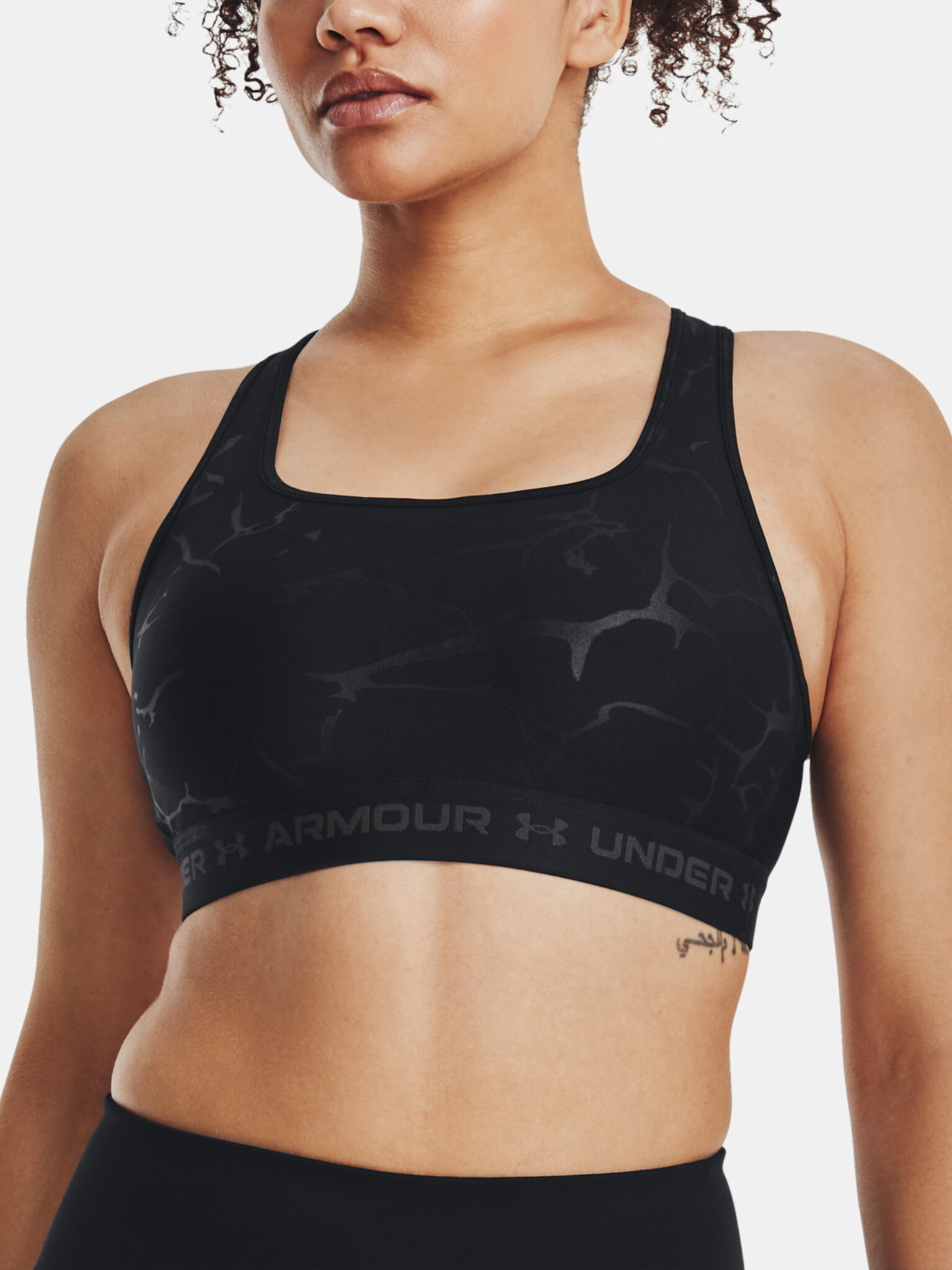 Under Armour UA Crossback Mid Emboss Cпортен Сутиен Cheren - Pepit.bg