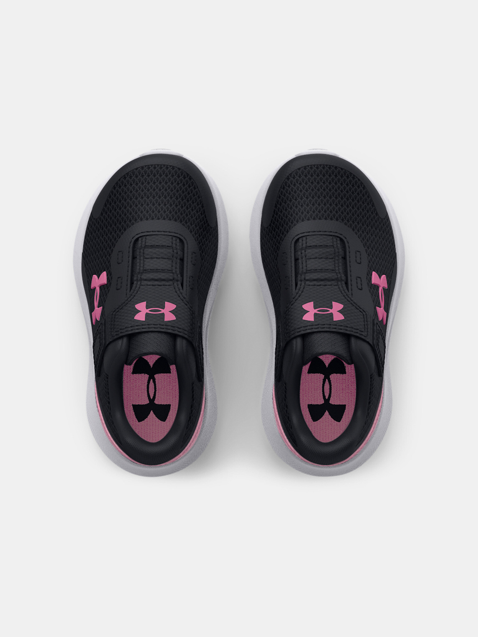 Under Armour UA GINF Surge 3 AC Спортни обувки детски Cheren - Pepit.bg