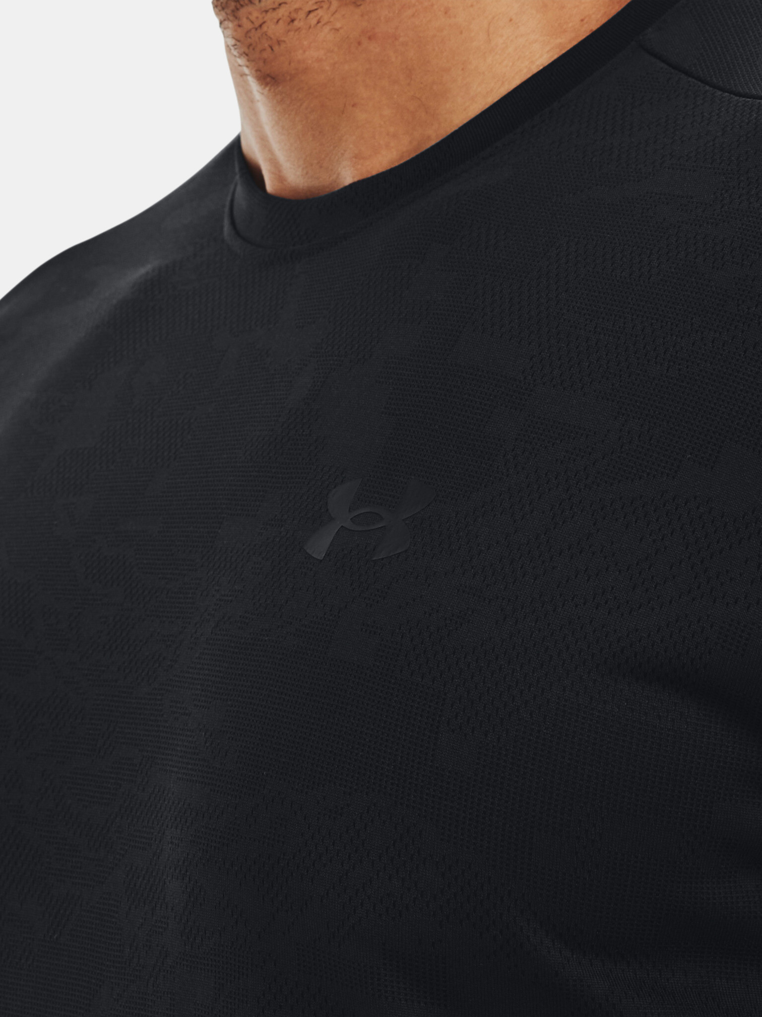 Under Armour UA Tech Vent Jacquard SS-BLK T-shirt Cheren - Pepit.bg