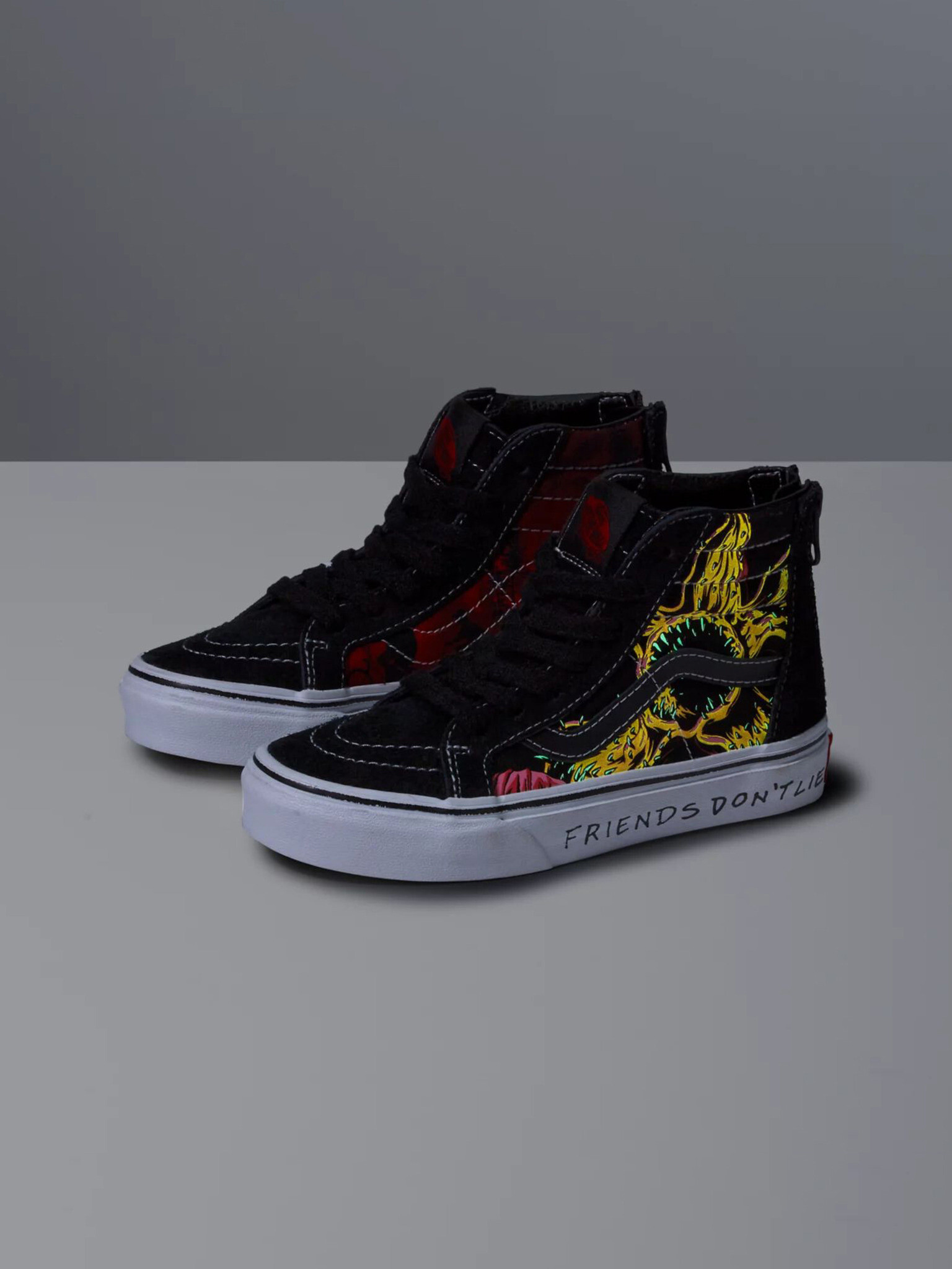 Vans X Stranger Things Sk8-Hi Zip Спортни обувки детски Cheren - Pepit.bg