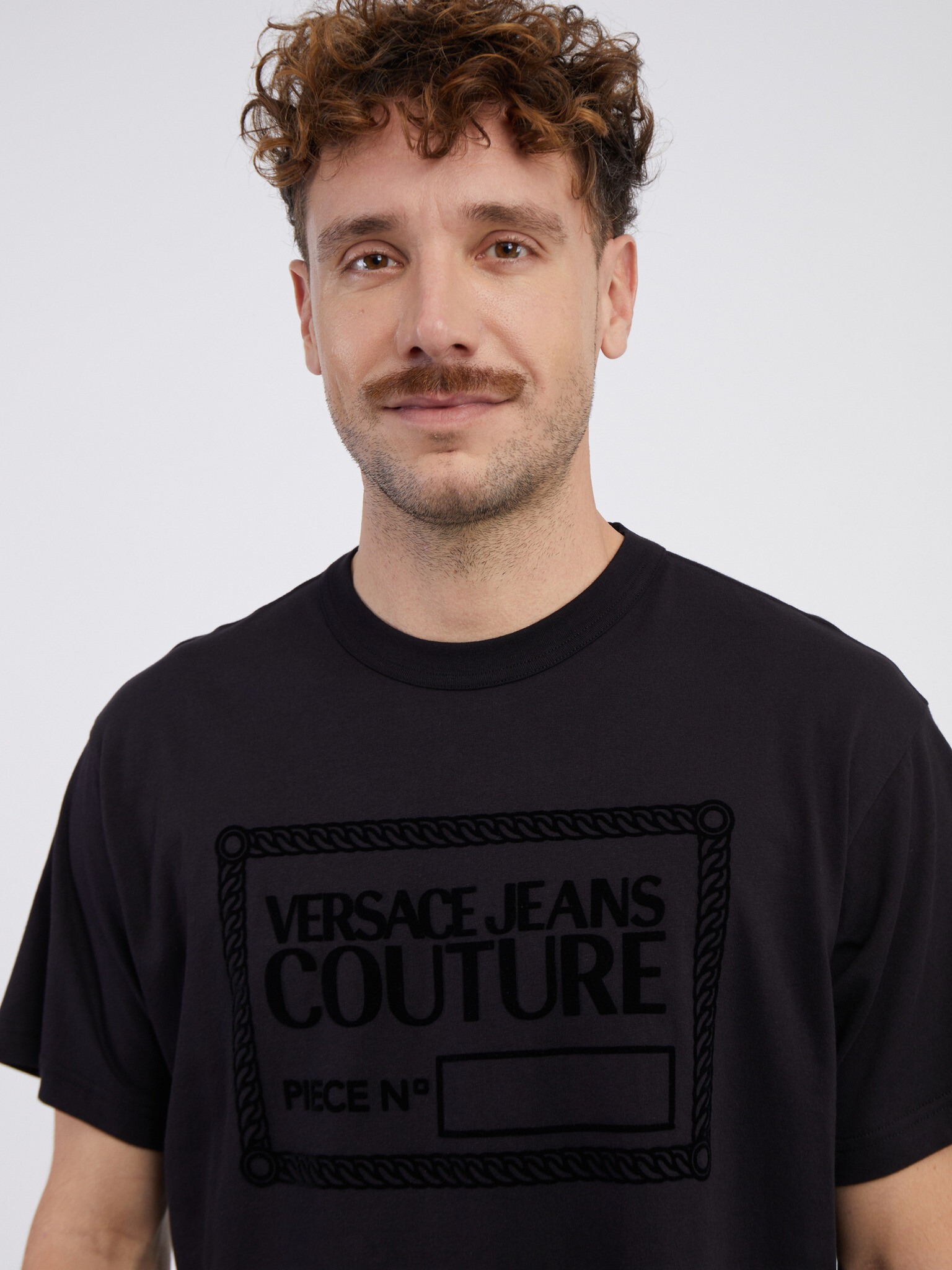 Versace Jeans Couture T-shirt Cheren - Pepit.bg