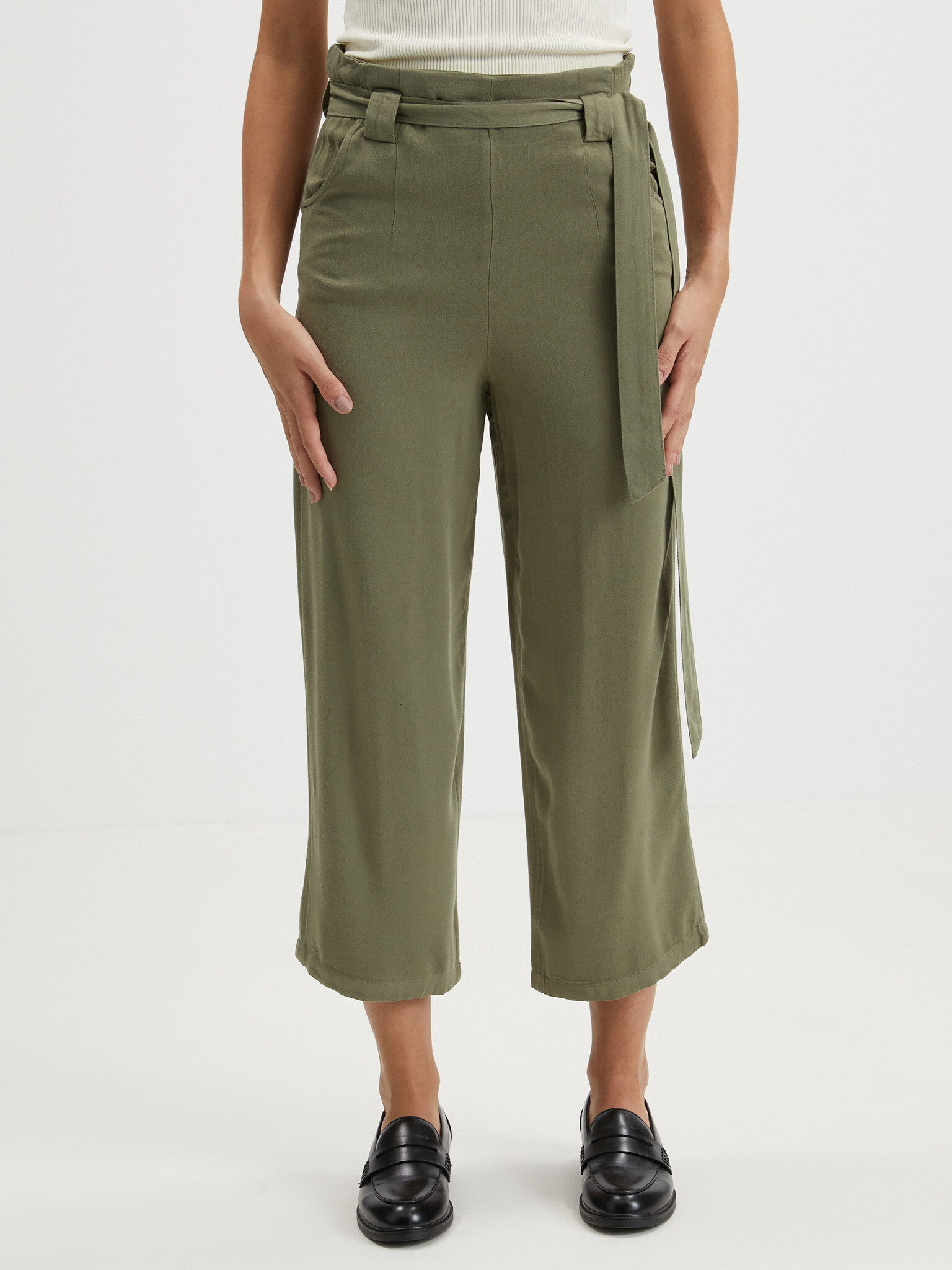 Vila Priya Trousers Zelen - Pepit.bg