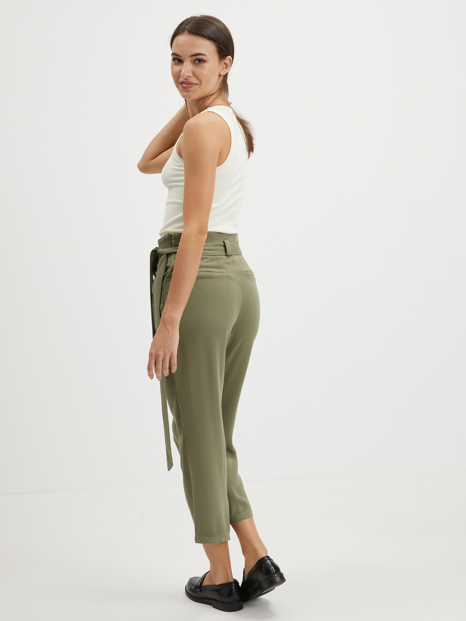 Vila Priya Trousers Zelen - Pepit.bg