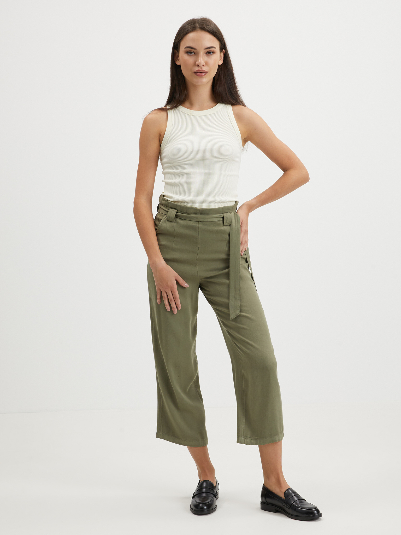 Vila Priya Trousers Zelen - Pepit.bg