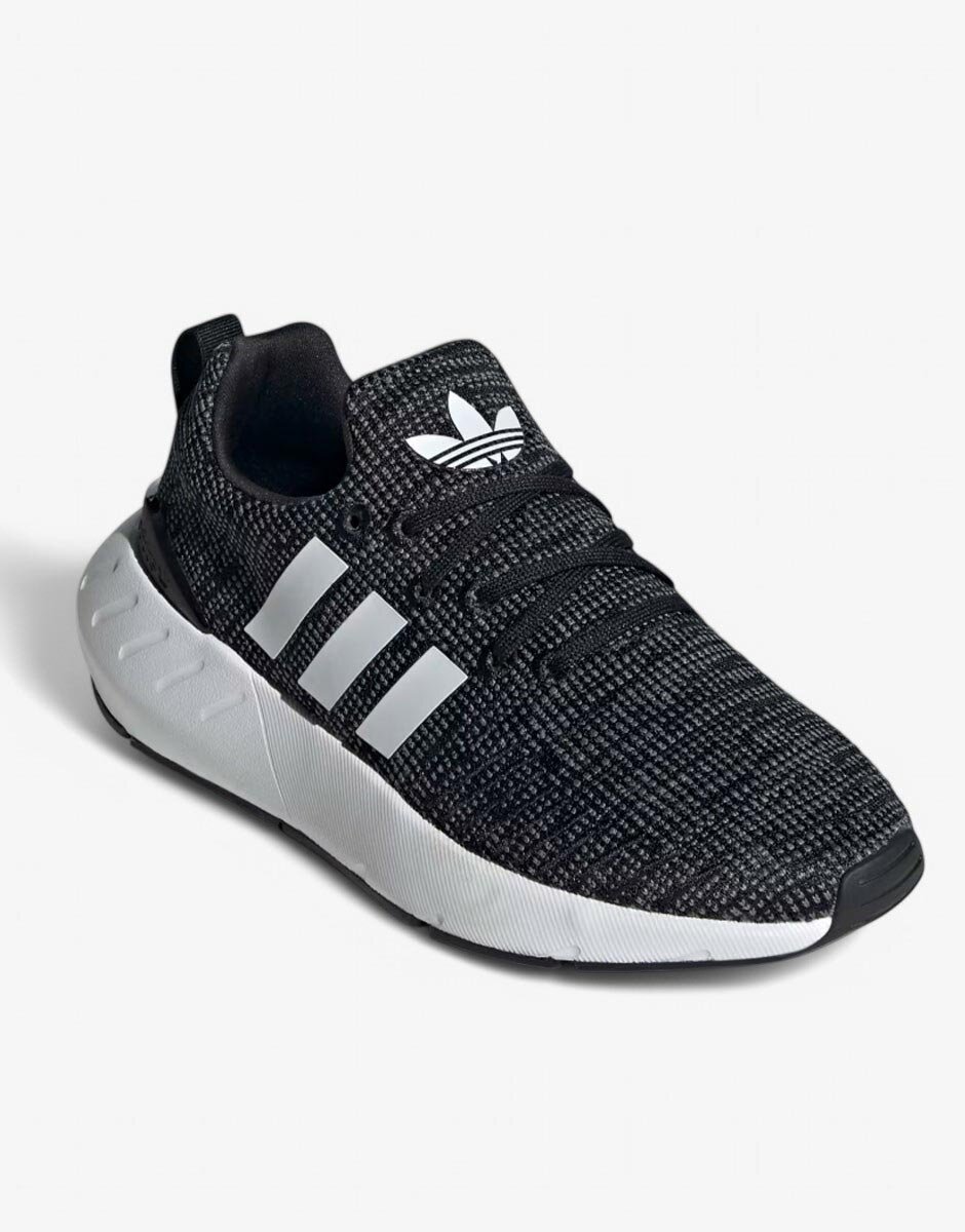 adidas Sportswear Swift Run 22 Shoes Black/White