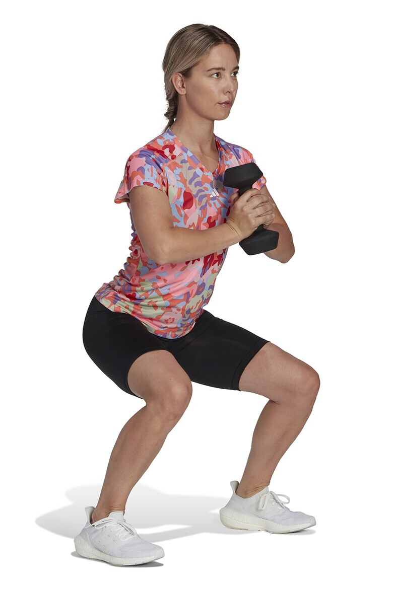 adidas Performance Фитнес тениска Essentials с шпиц - Pepit.bg