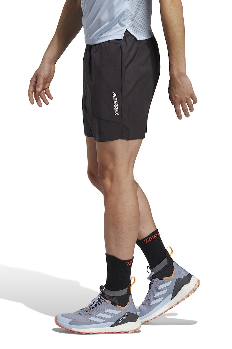 adidas Performance Къс хайкинг панталон Terrex - Pepit.bg