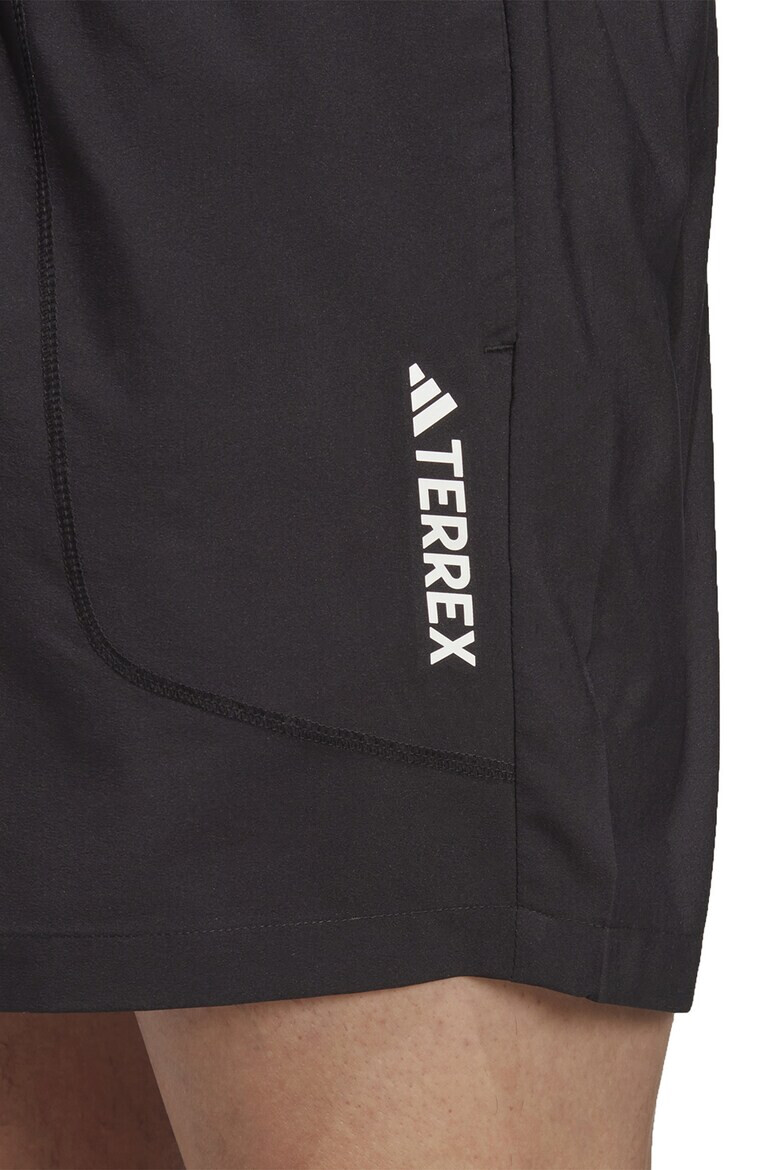 adidas Performance Къс хайкинг панталон Terrex - Pepit.bg