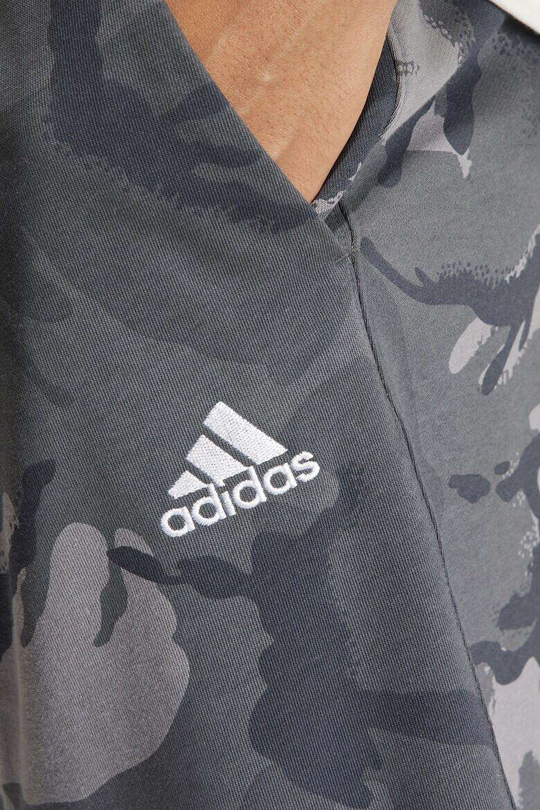 adidas Sportswear Камуфлажни бермуди Essentials с памук - Pepit.bg