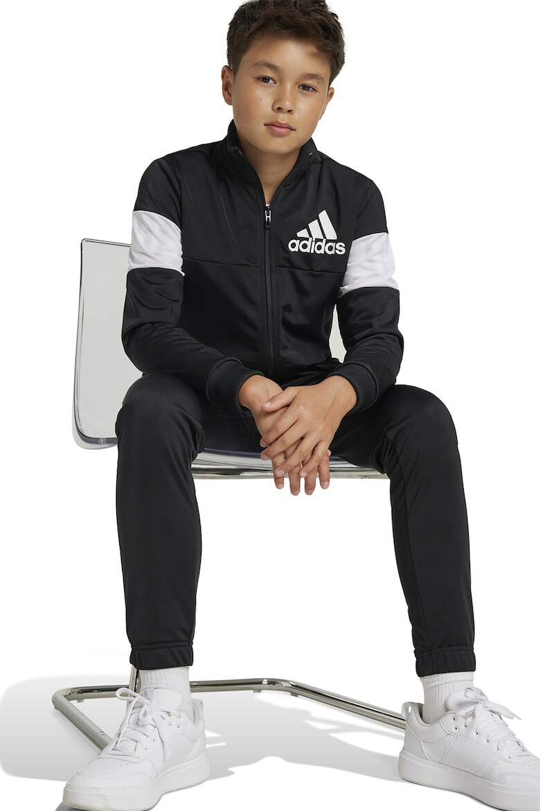 adidas Sportswear Спортен екип с контрасти - Pepit.bg