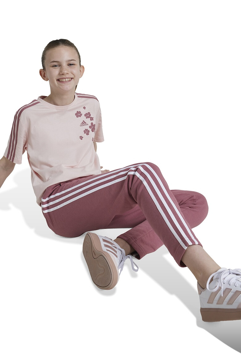 adidas Sportswear Спортен панталон Essentials с ивици - Pepit.bg