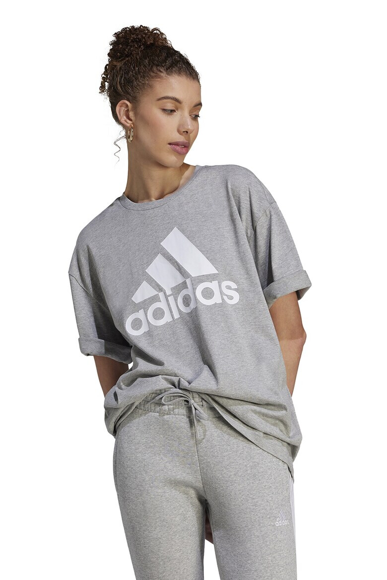 adidas Sportswear Уголемена тениска Essentials с лого - Pepit.bg