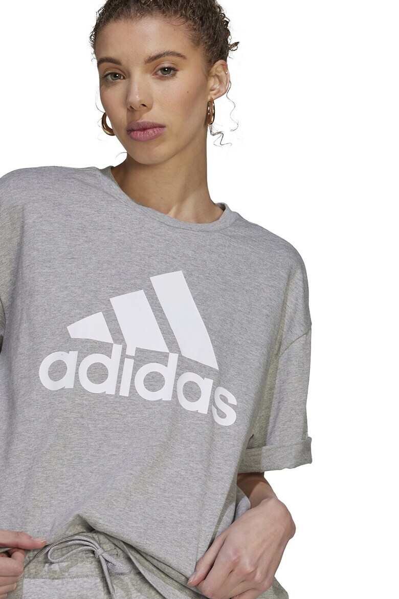 adidas Sportswear Уголемена тениска Essentials с лого - Pepit.bg