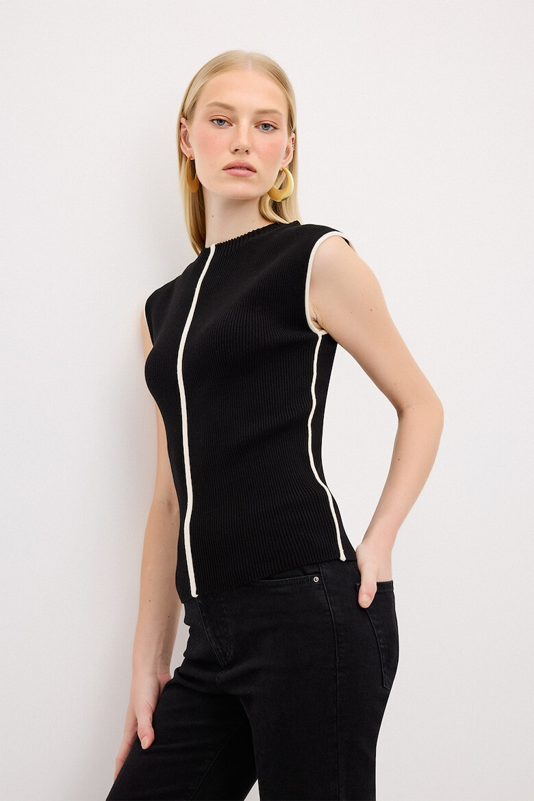 adL Пуловер с контрастни шевове - Pepit.bg